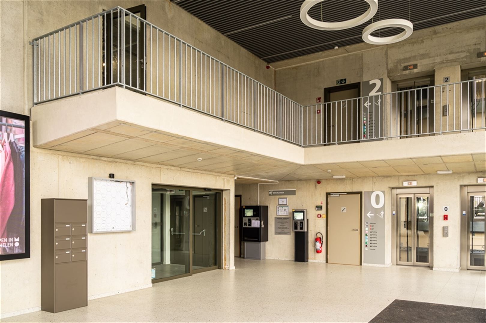 Nieuwbouw winkelunit van 1.000 m² foto 6