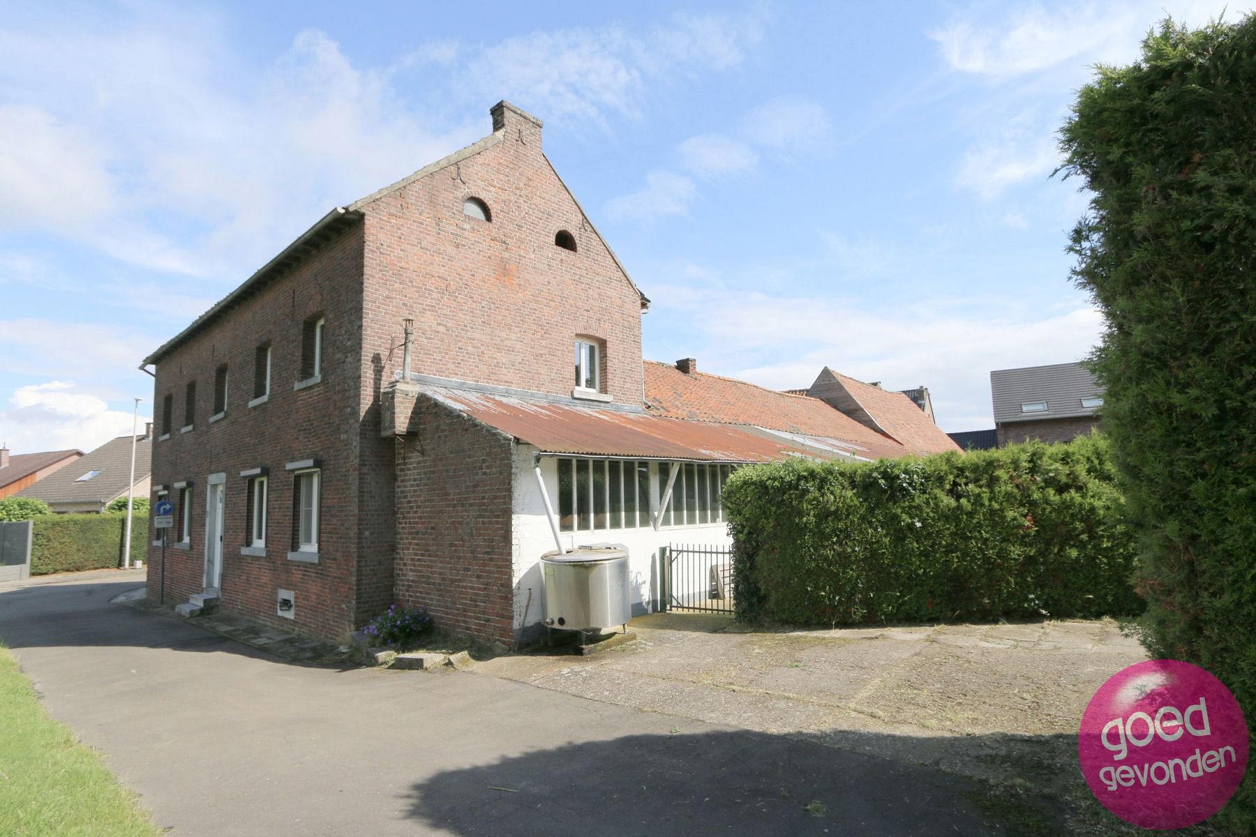 AUTHENTIEKE HOEVE MET WOONST EN GROND - PRACHTIGE LIGGING foto 32