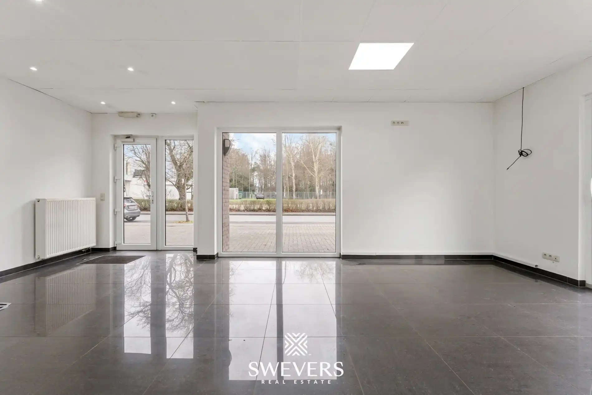 Instapklaar handelspand op toplocatie in Heusden-Zolder foto 3