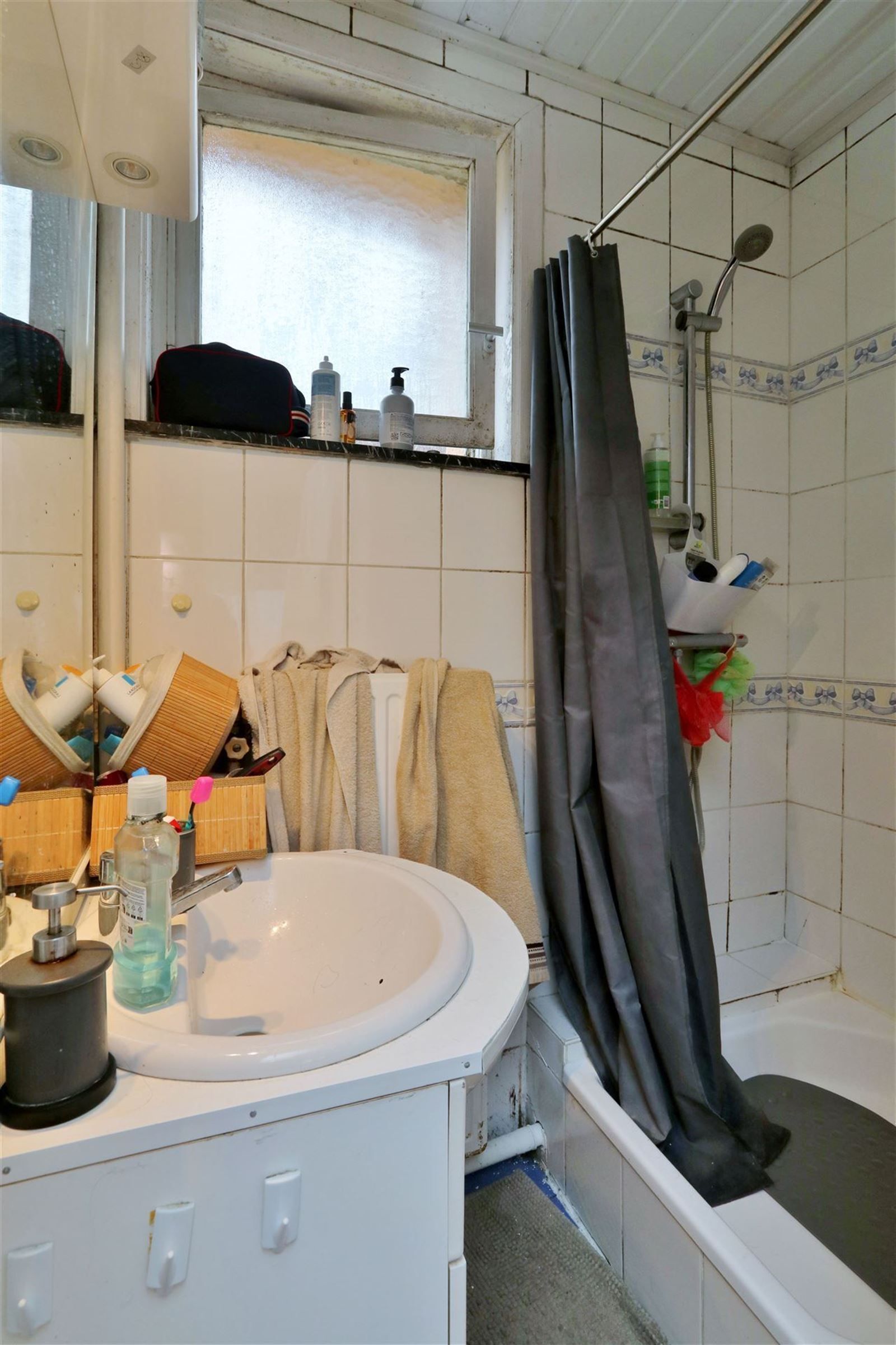 Appartement met 1 slaapkamer en koer foto 4