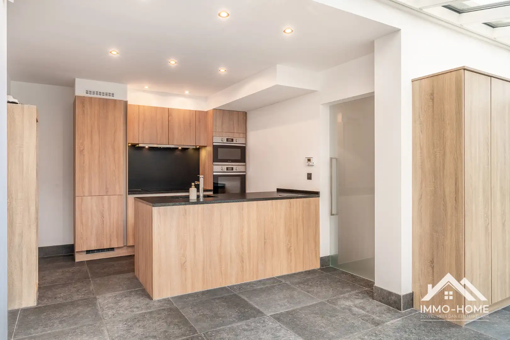 Knappe gerenoveerde woning op een landelijke ligging in Lokeren!  foto 6