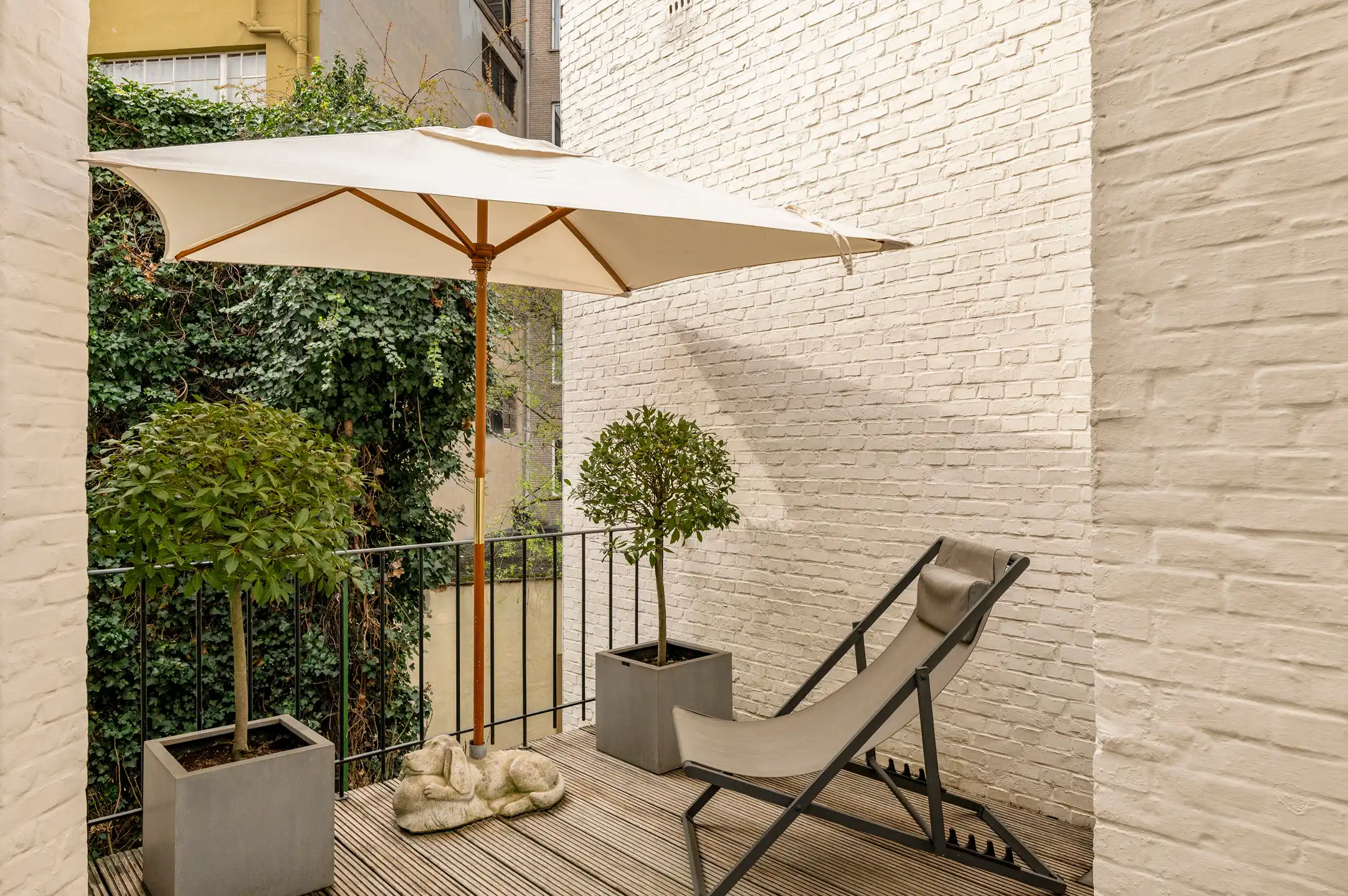 Statig herenhuis met praktijkruimte op toplocatie in Antwerpen foto 3