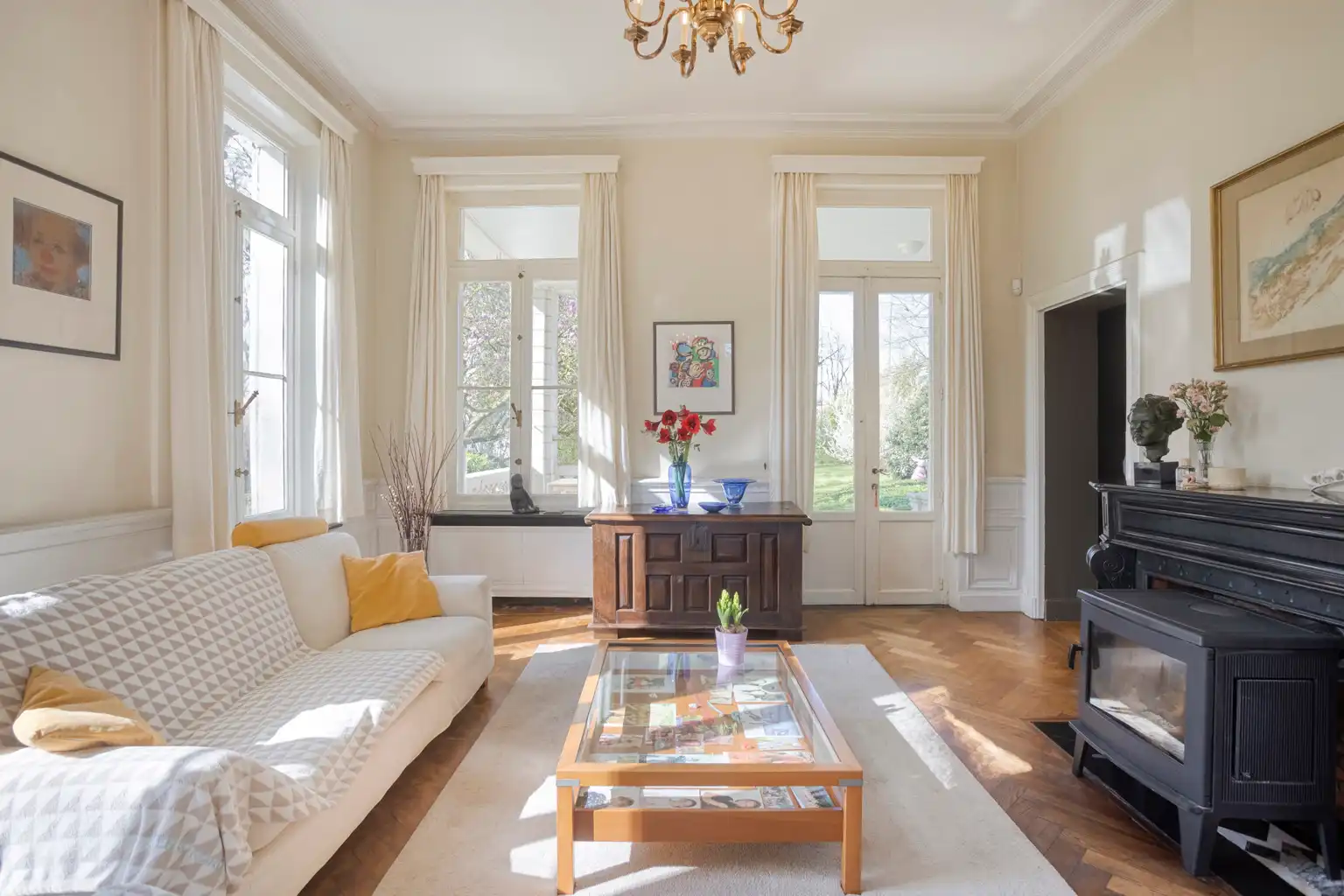 Hoofdfoto van de publicatie: VILLA MET KOETSHUIS EN LANDGOED IN TIENEN