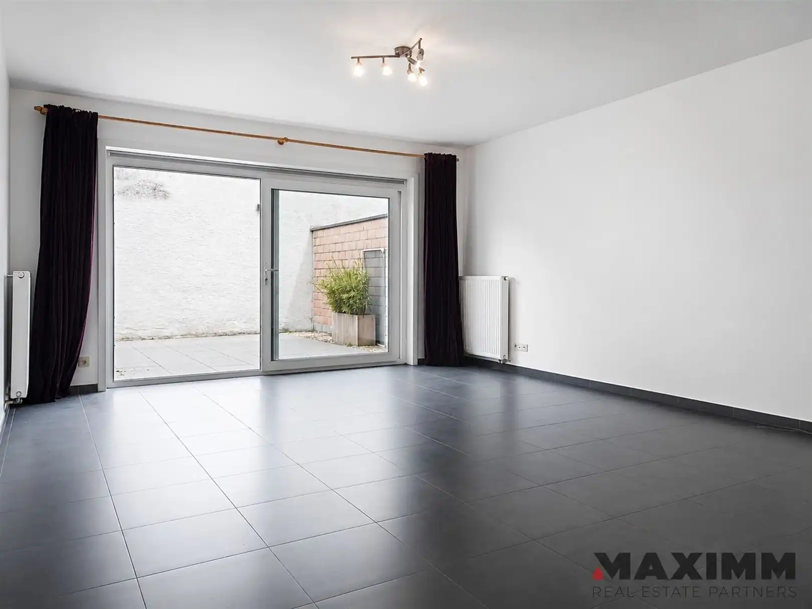 Studio met ruim terras gelegen op 250 meter van het Station foto 5