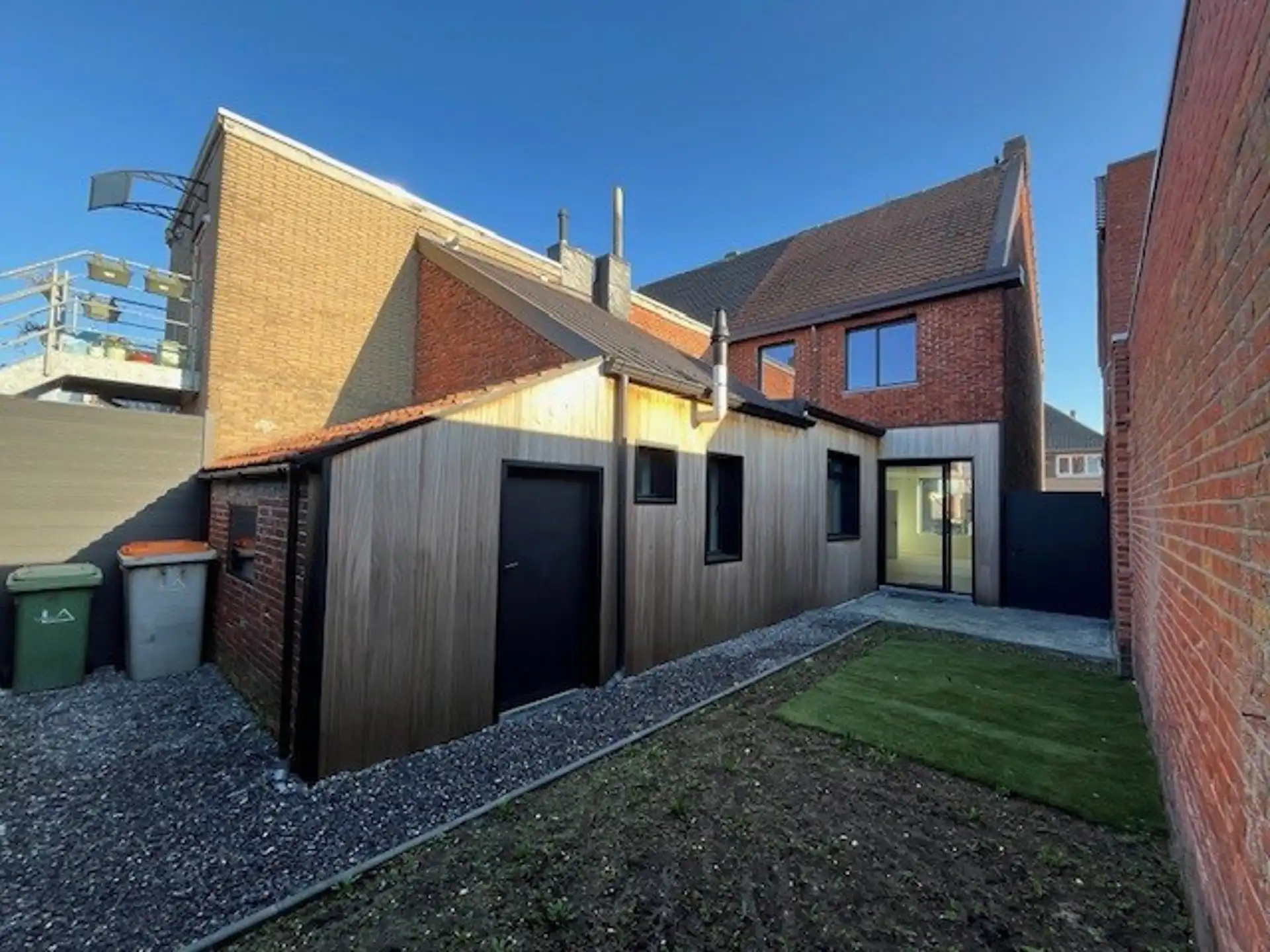 RUIME GERENOVEERDE WONING  foto 9