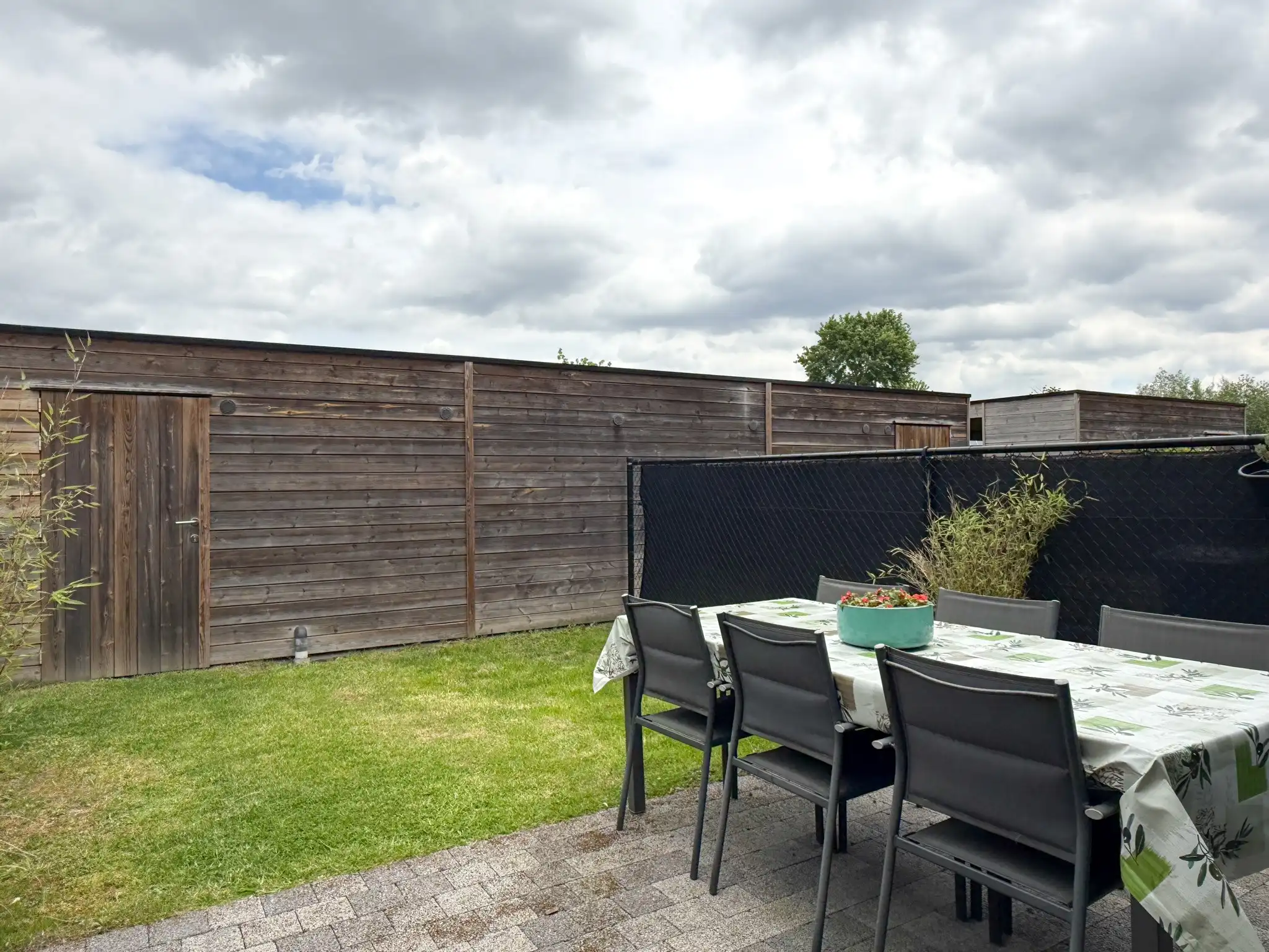 Gelijkvoers appartement met twee slaapkamers en tuin in het hartje van Beveren foto 10