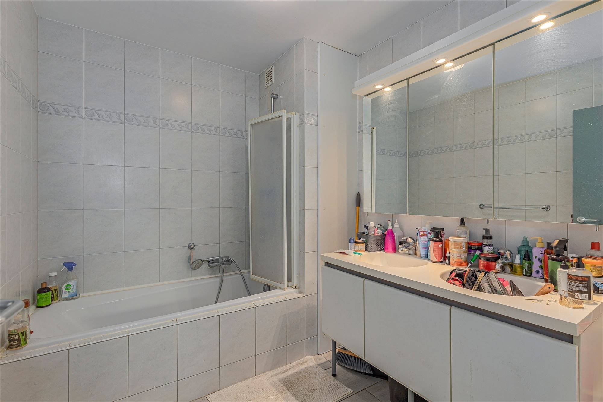 Recent appartementsgebouw met 5 appt + garage in Merksem foto 28