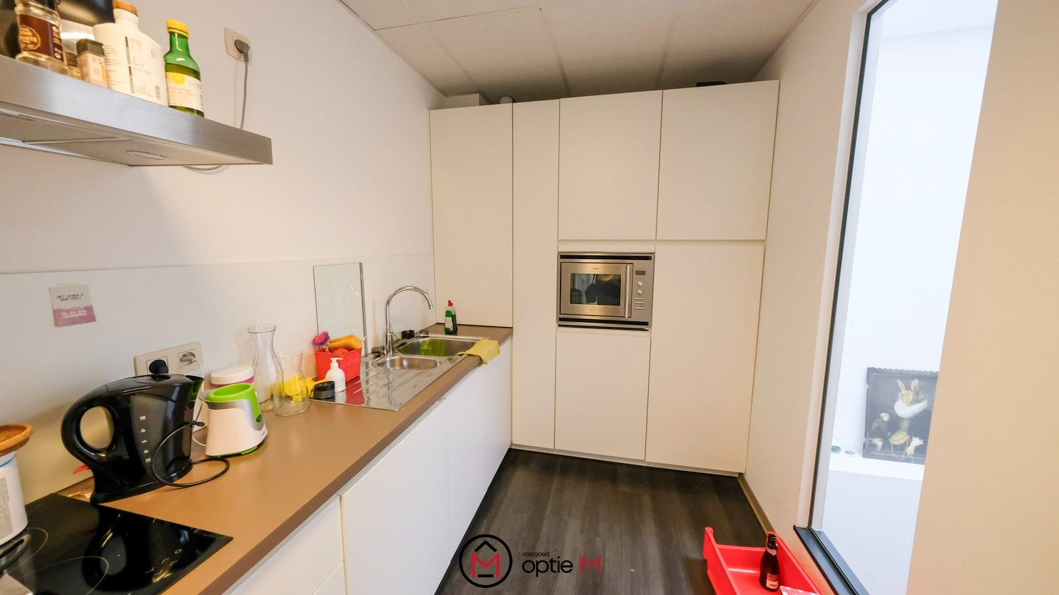 Magazijn met kantoor te huur in Lummen foto 10