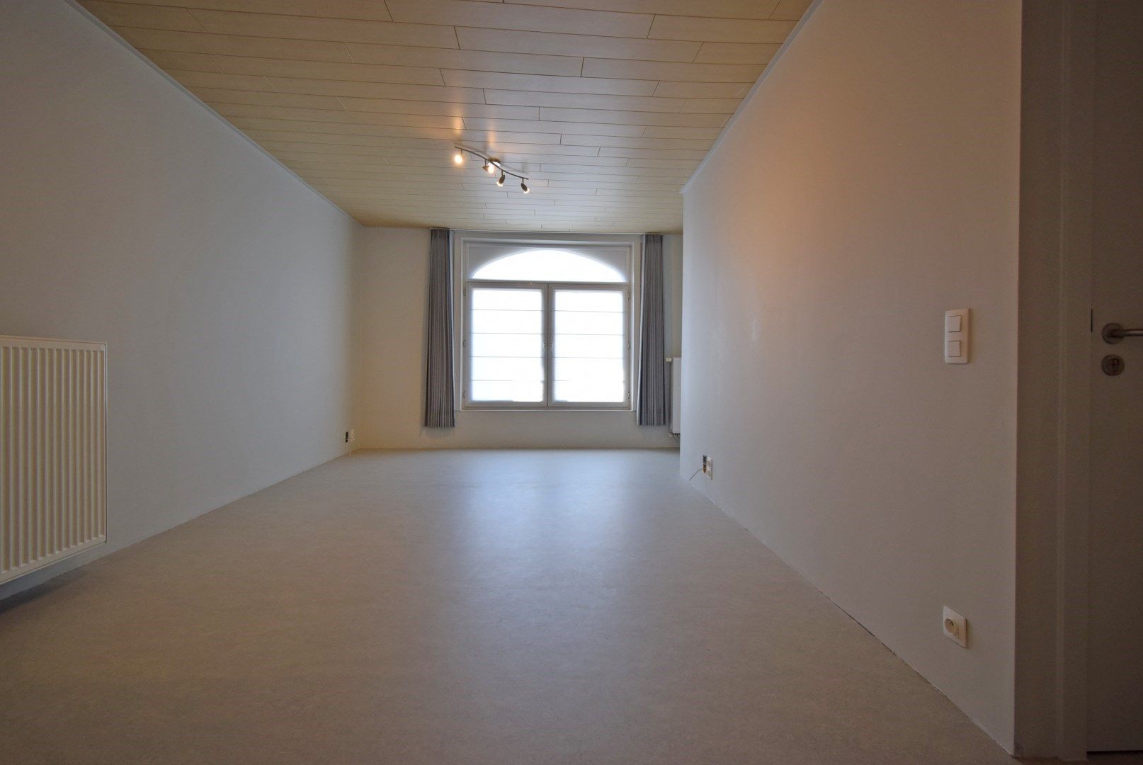 INSTAPKLAAR APPARTEMENT IN CENTRUM DIKSMUIDE foto 2