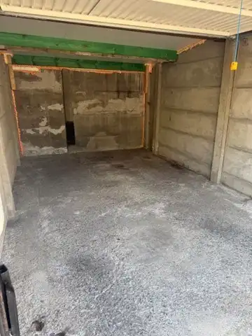 Rustig achterin gelegen garagebox te huur foto 5