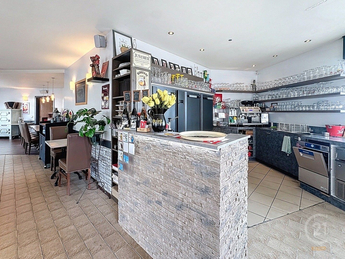 Instapklare horecazaak met woonst op toplocatie in Westende foto 5