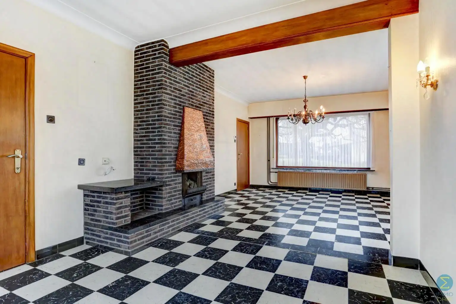 Te renoveren woning met potentieel, 4 ruime slpks op 898m² foto 4