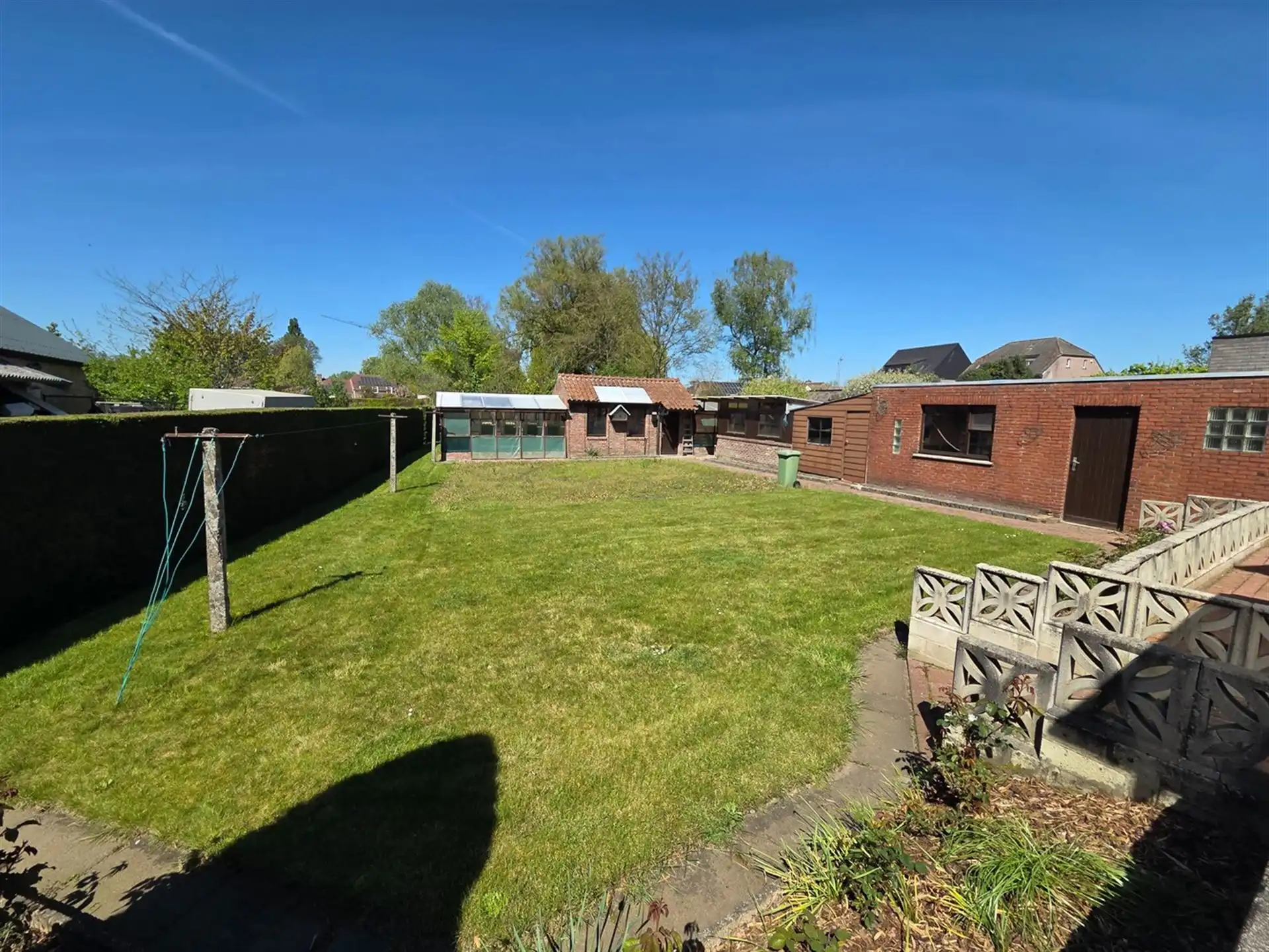 Ruime vrijstaande eengezinswoning gelegen in een zeer rustige straat te Zonderschot centrum foto 2