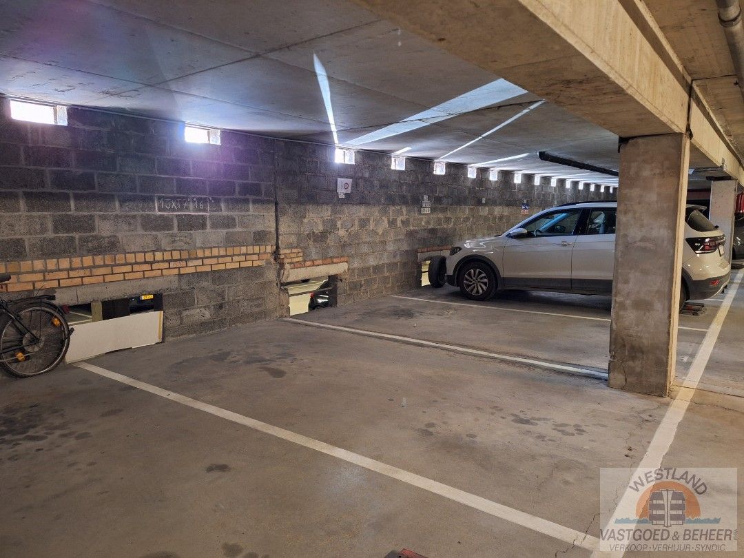 Staanplaats in afgesloten ondergrondse garage foto 2