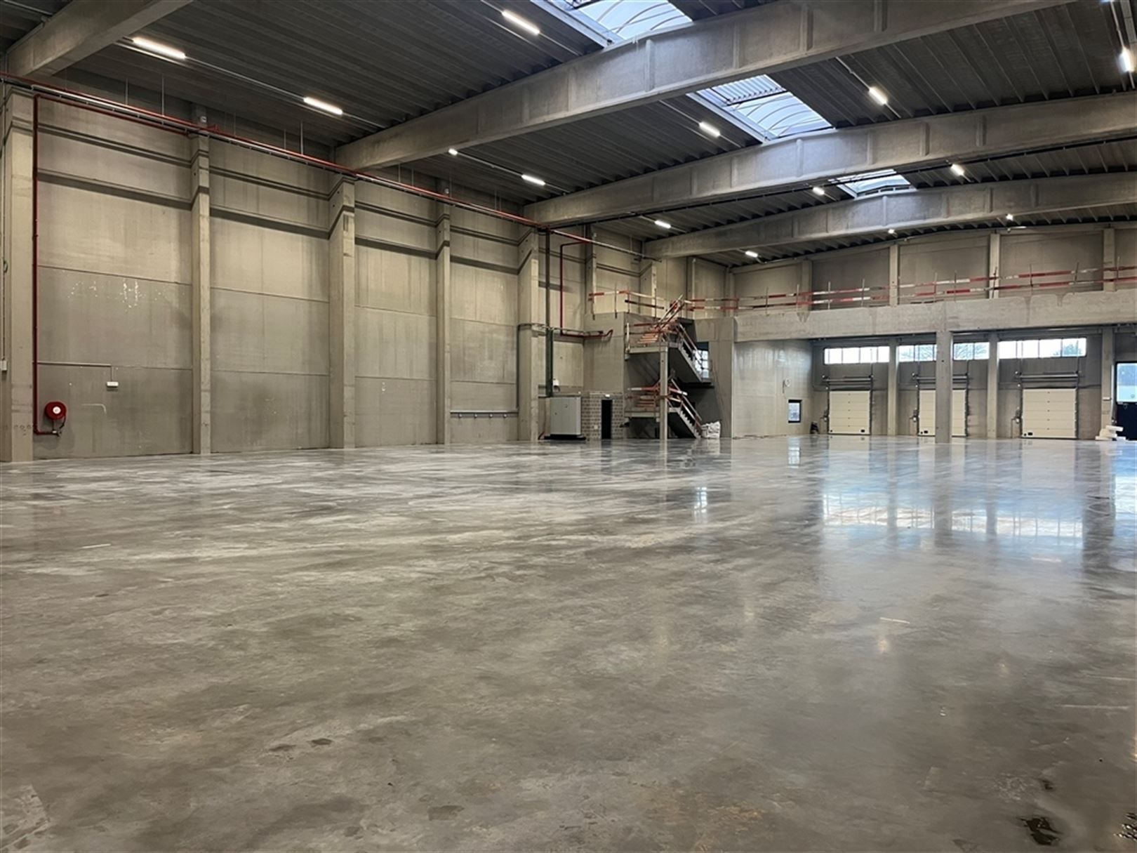 Nieuwbouw magazijnen te Wevelgem foto 10