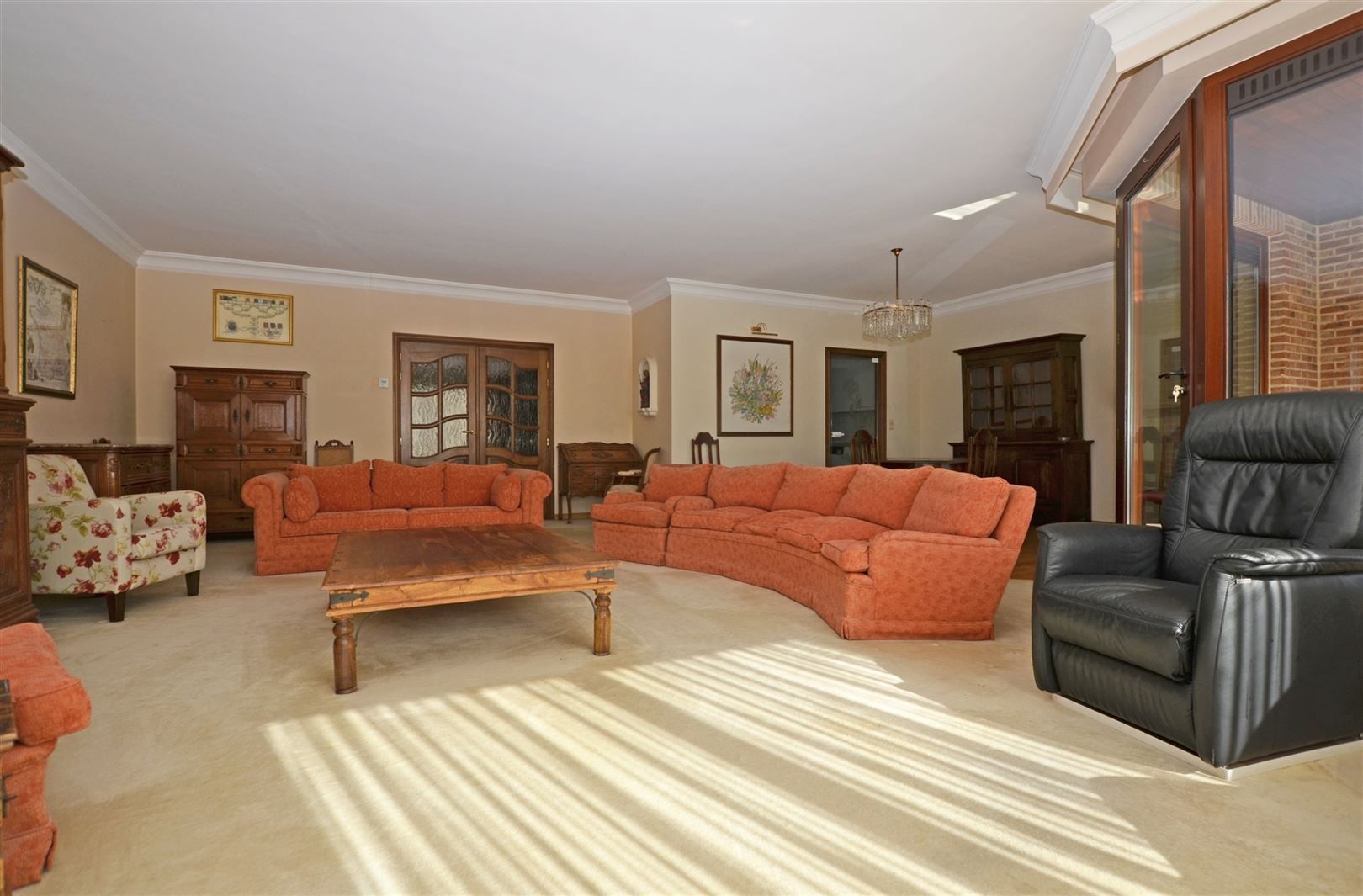 Ruim appartement met drie slaapkamers. foto 5