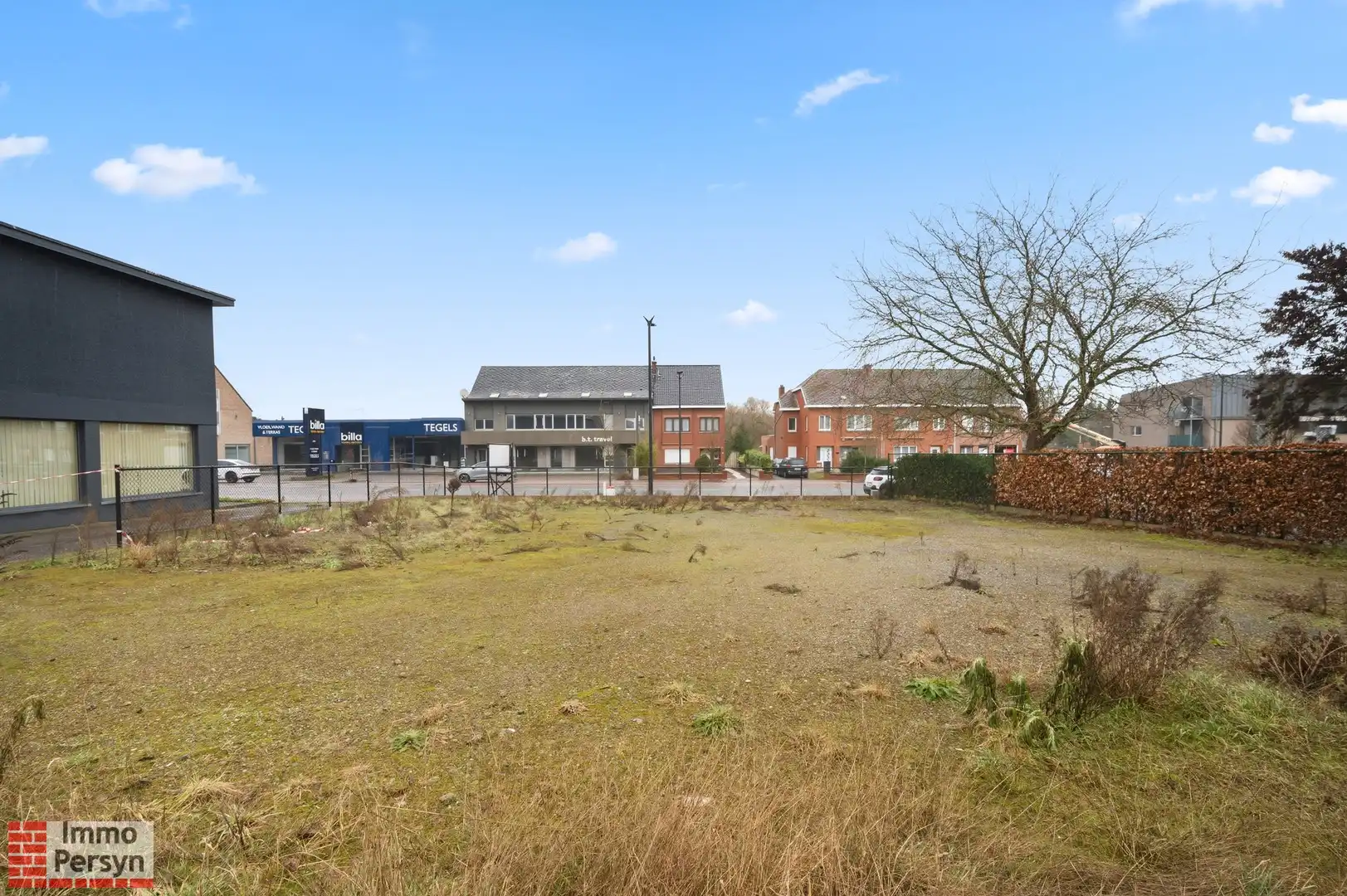 Twee percelen bouwgrond met ruime loods in één verkoop foto 7