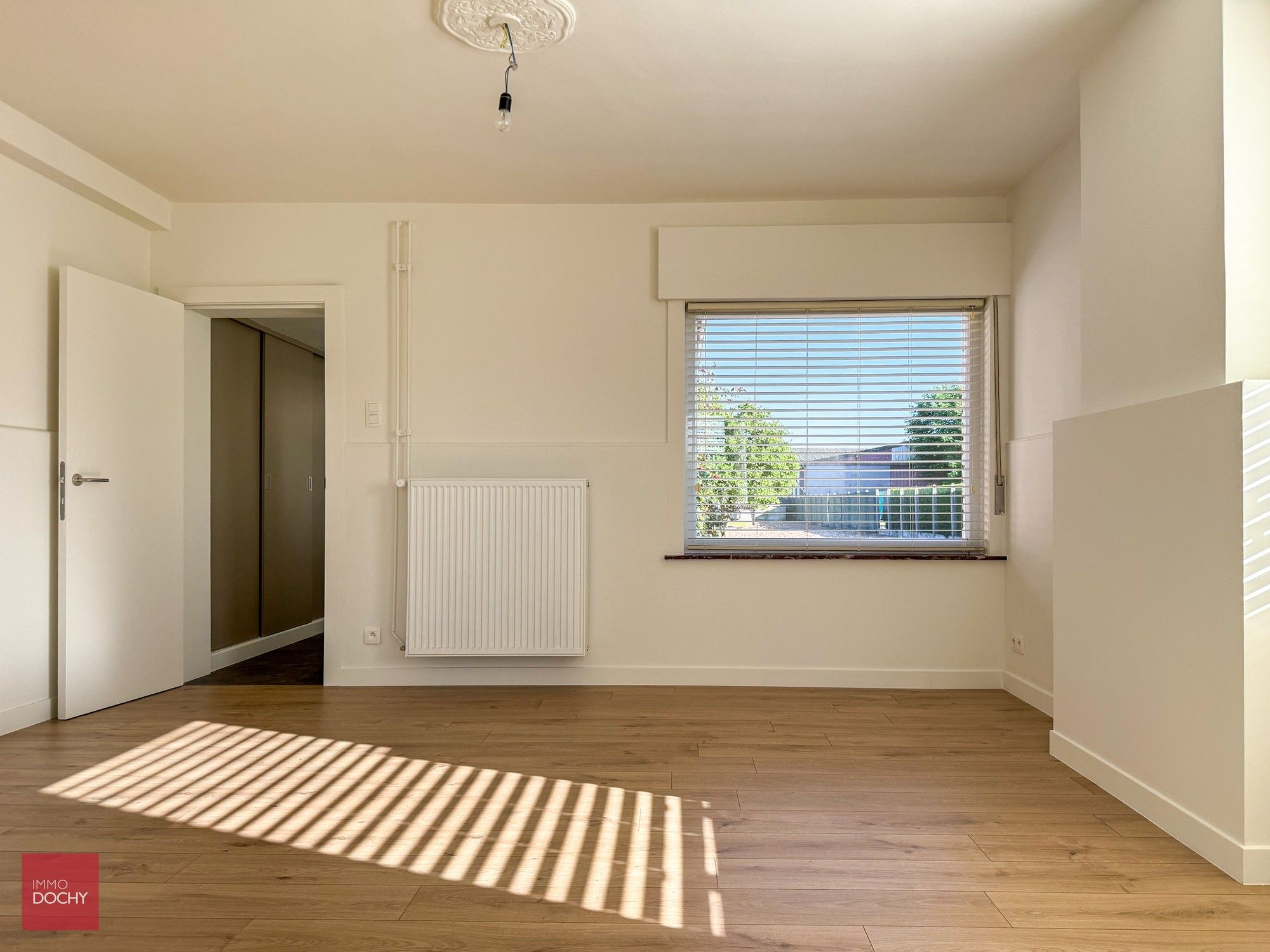 VOLLEDIG  VERNIEUWDE koppelwoning met zuidgerichte tuin in verkeersarme straat | Sparrestraat foto 8