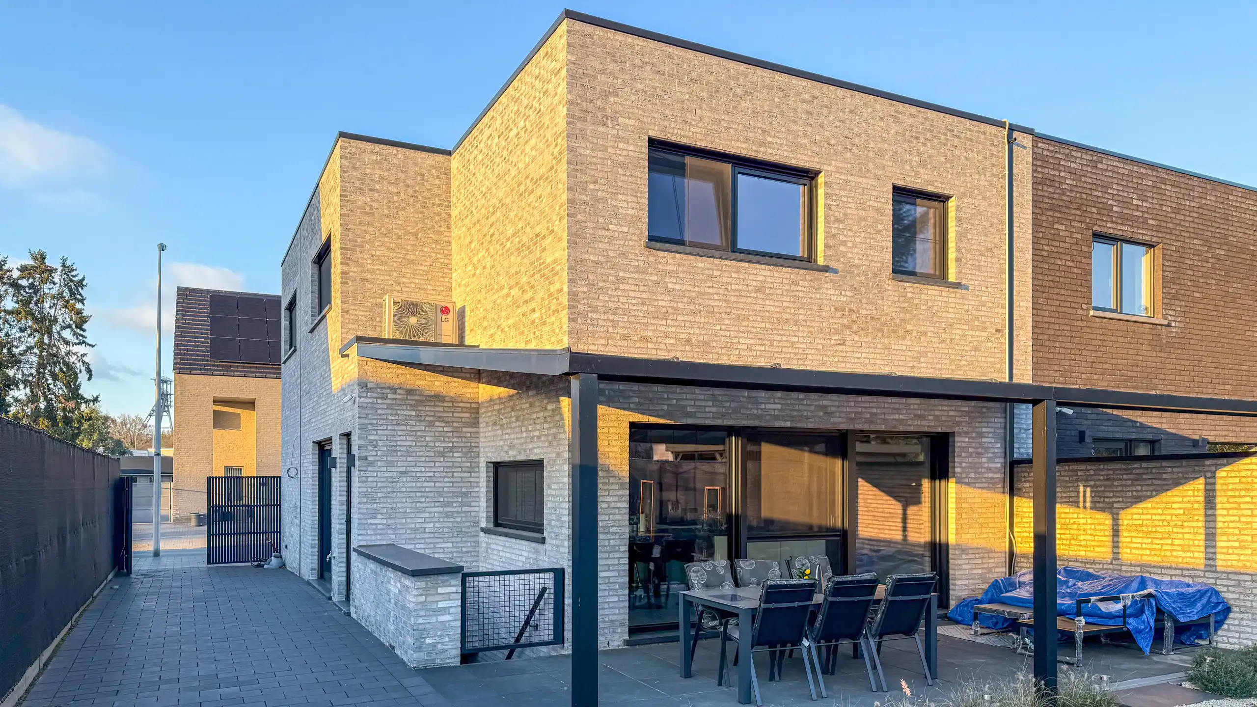 Moderne halfopen bebouwing (3 jaar oud) nabij E313 & E314! foto 48