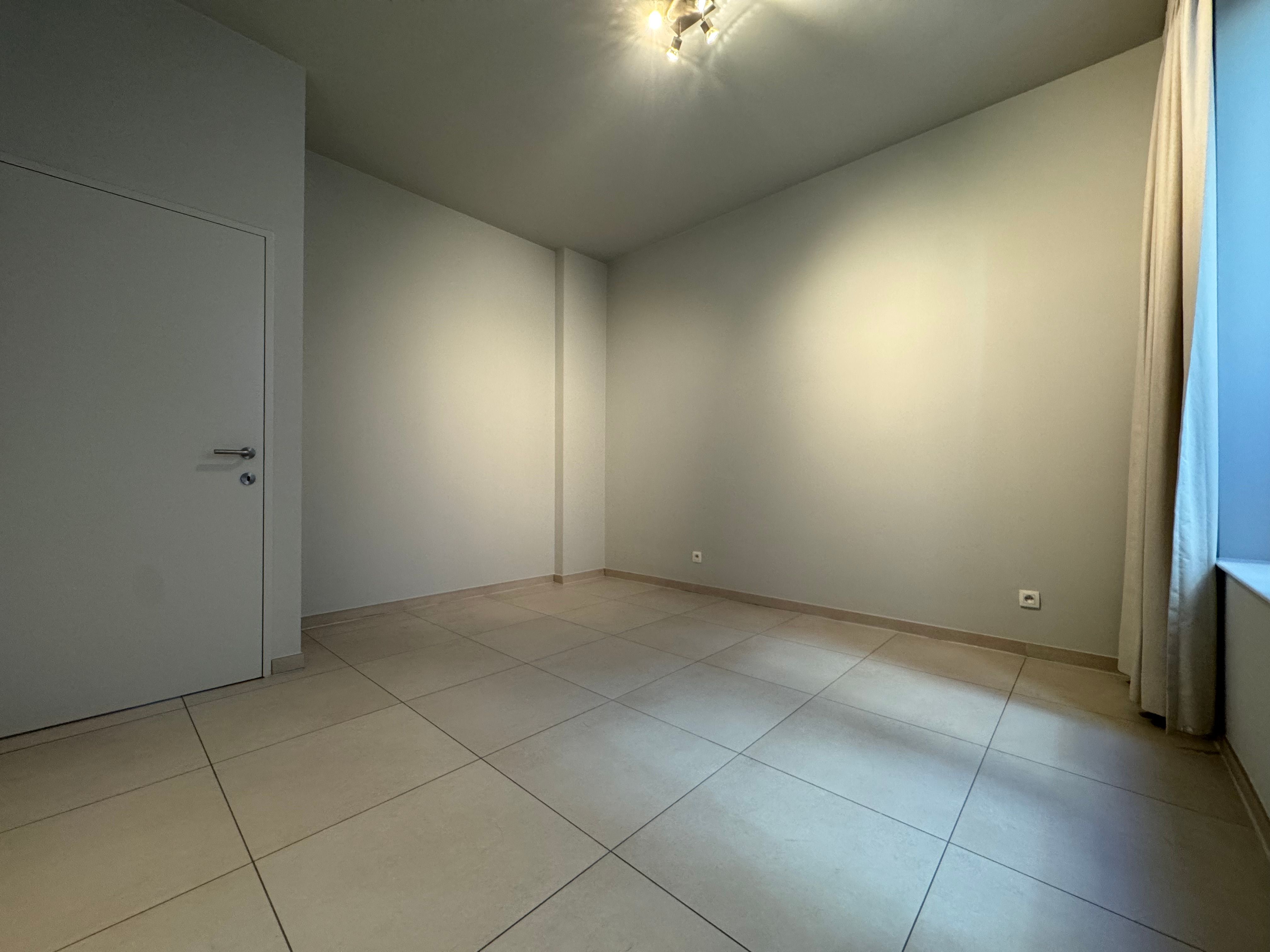 Appartement in gerenoveerd eclectisch herenhuis aan de Sint-Jozefkerk foto 7