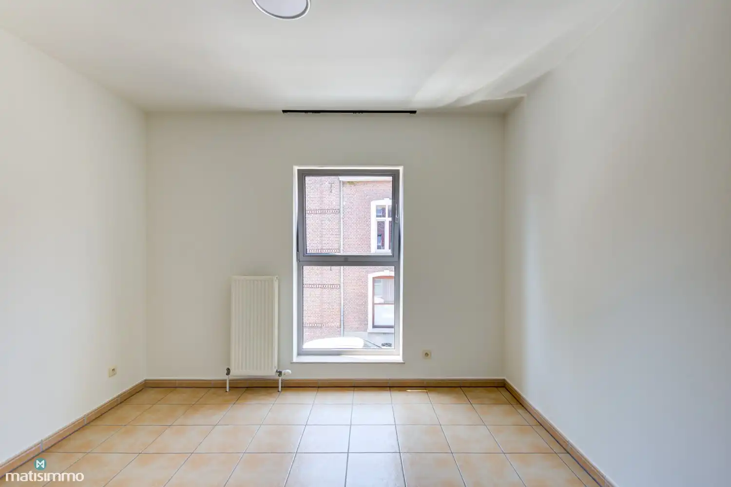 INSTAPKLAAR APPARTEMENT MET 2 SLAAPKAMERS EN PARKEERPLAATS AAN DE RAND VAN CENTRUM TONGEREN foto 9