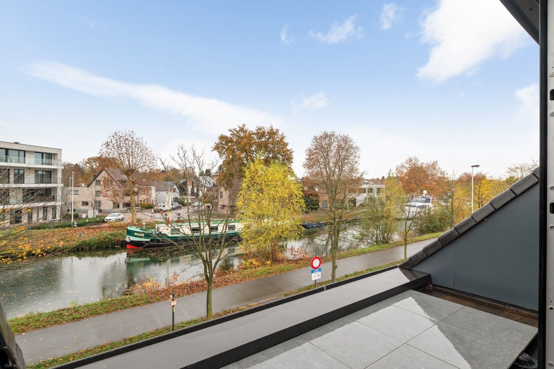 Hedendaags en energiezuinig wonen met prachtig uitzicht foto 2