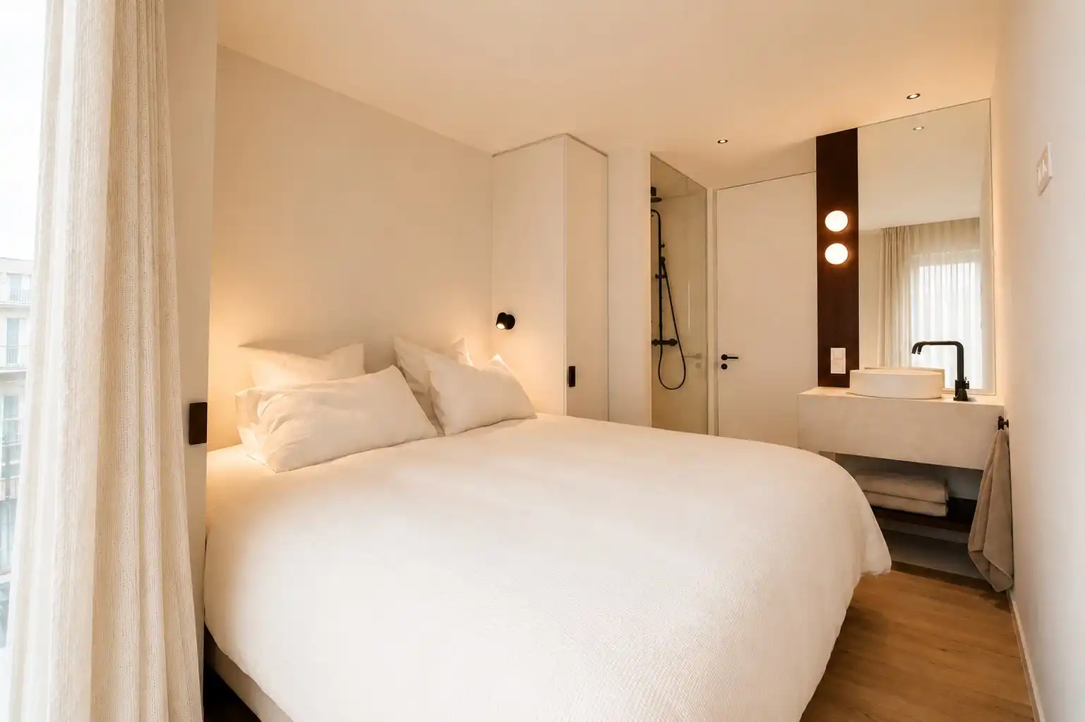 Prestigieus gerenoveerd appartement afgewerkt met hoogwaardige materialen gelegen nabij het Driehoeksplein. foto 25