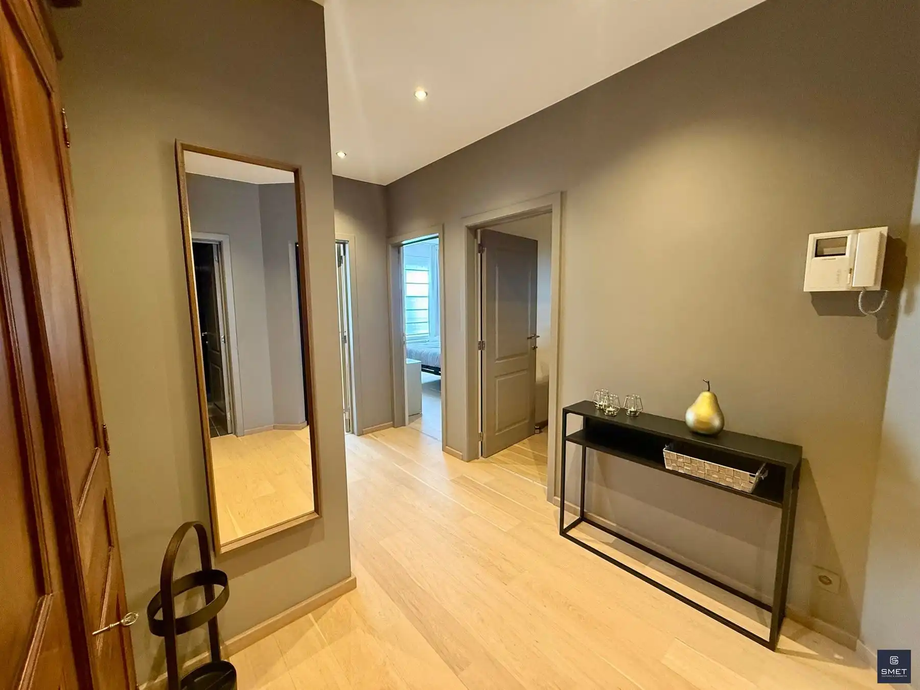 MODERN APPT. MET 2 SLPKS, GARAGE EN BERGING foto 14