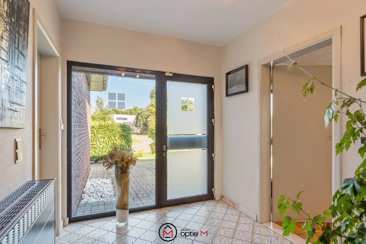 Rustig gelegen gezinswoning met 5 slaapkamers en garage foto 3