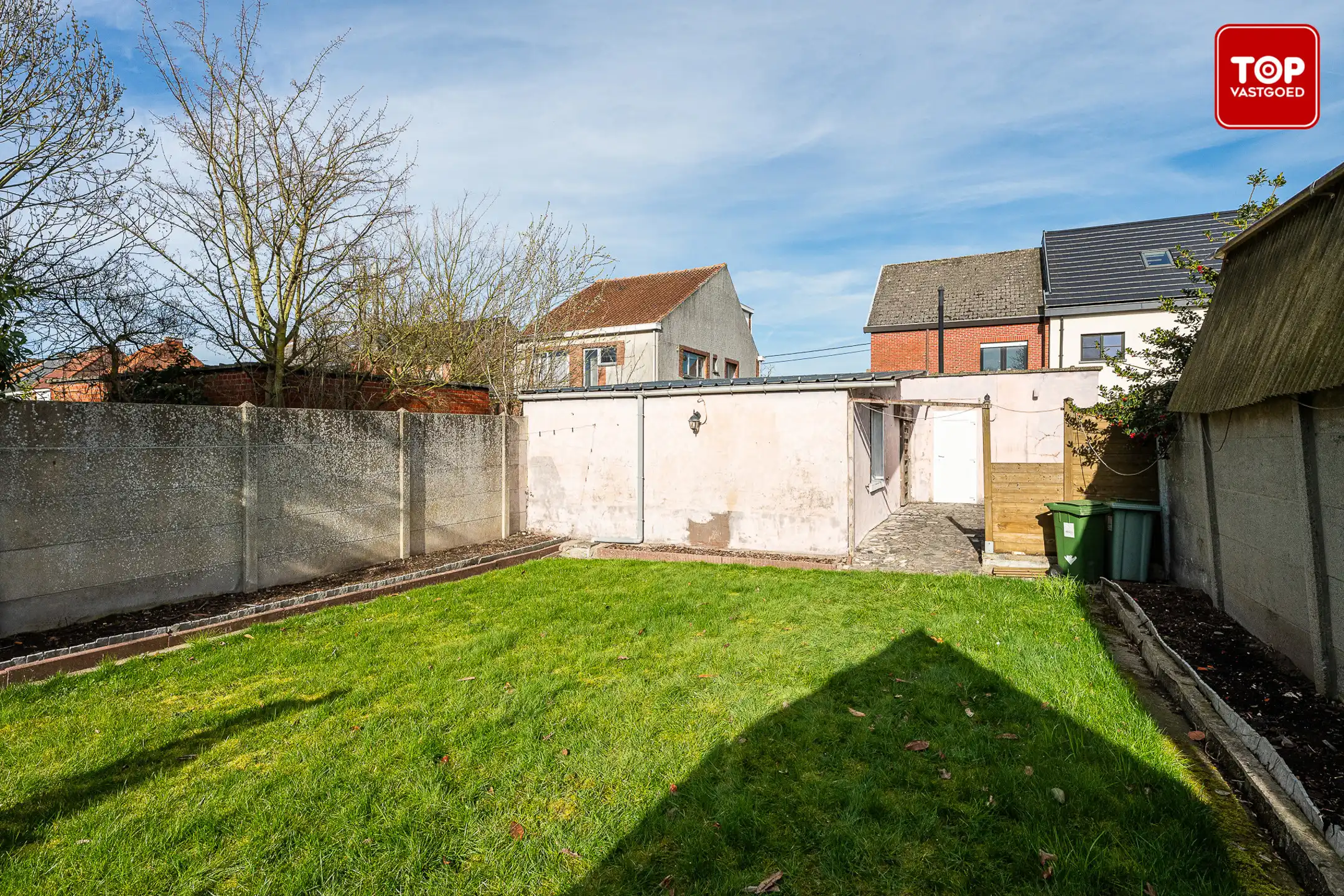 HOB met 3 slaapkamers en tuin foto 24