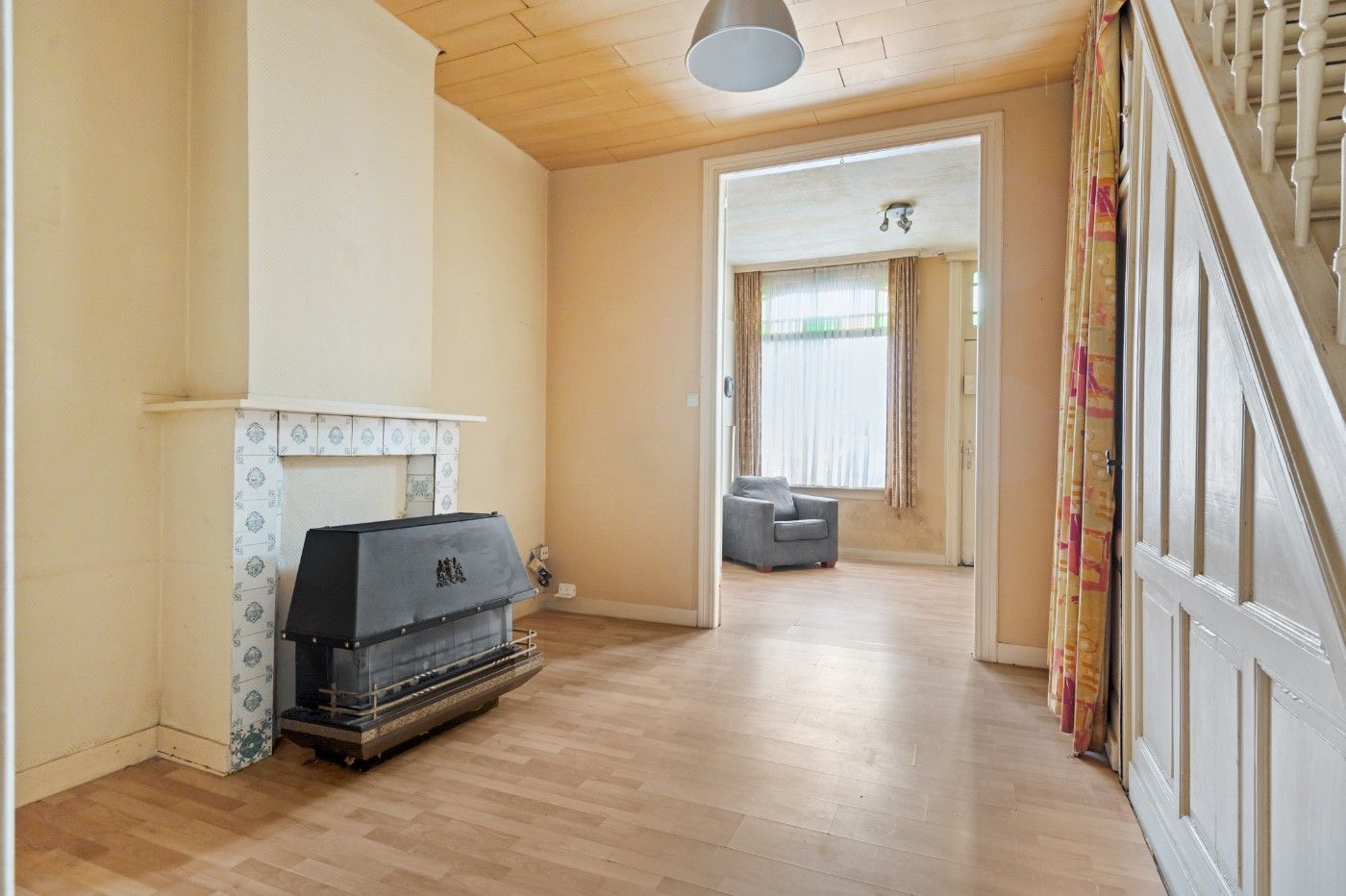 Charmante, te renoveren woning met 2 slpk. en tuin foto 6