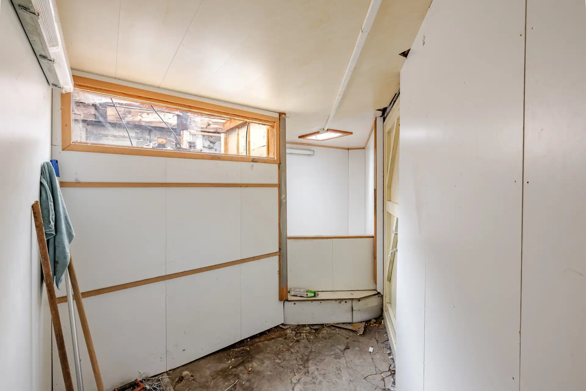 Handelspand met uitstekende visibiliteit en tal van mogelijkheden nabij het centrum van Aalst foto 15