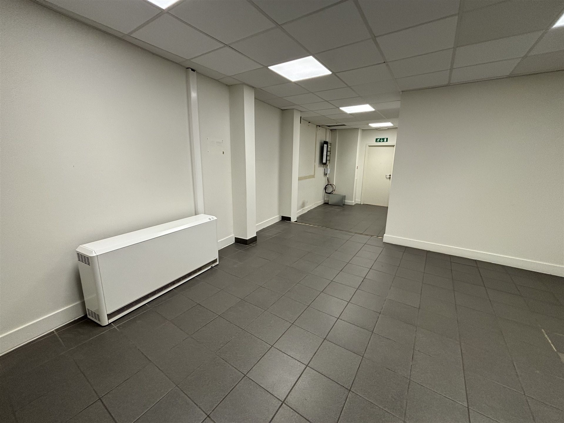Handelsgelijksvloer in het centrum van Vilvoorde. foto 6