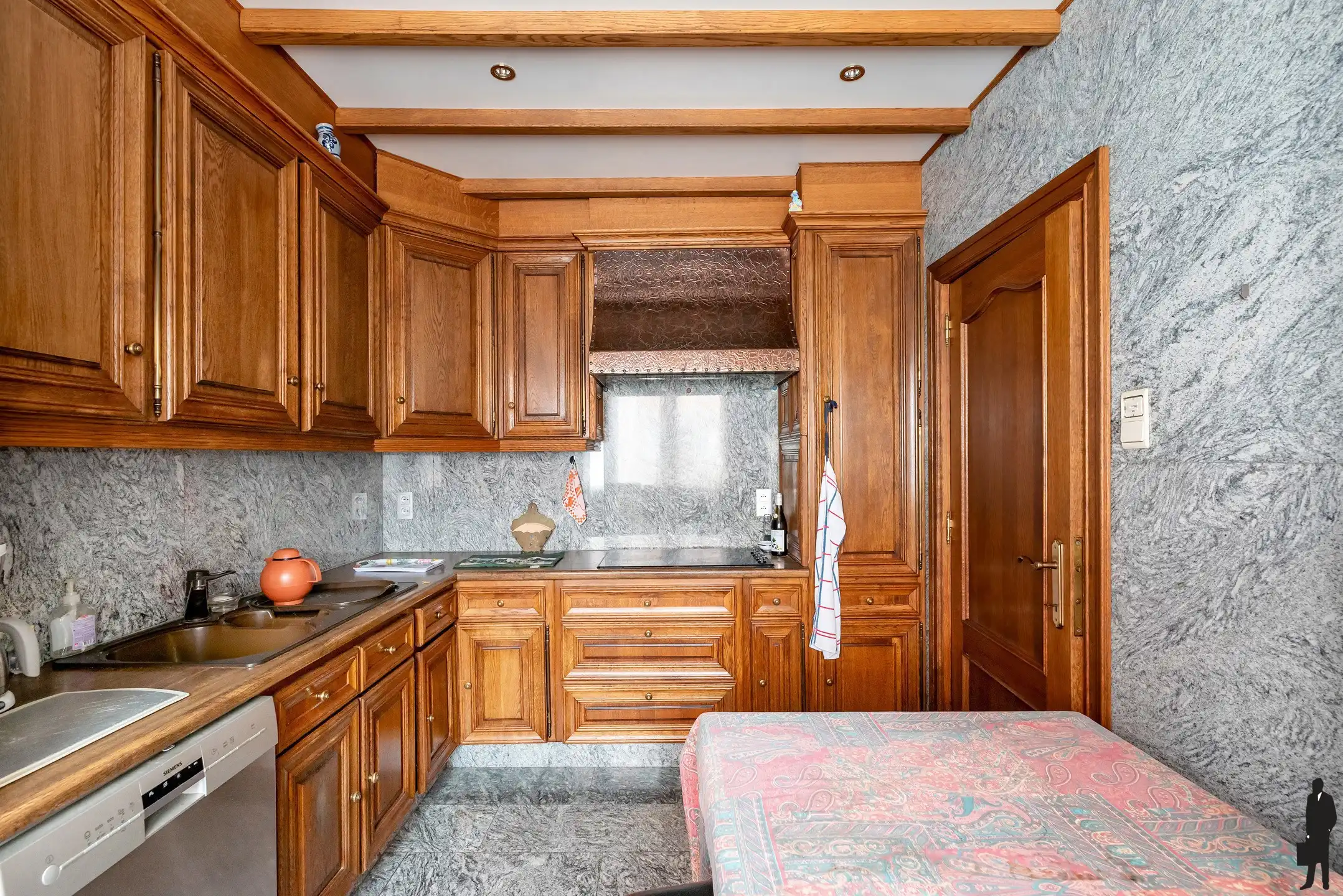 Uniek pand (472m²) met opties voor renovatie of nieuwbouw! foto 7