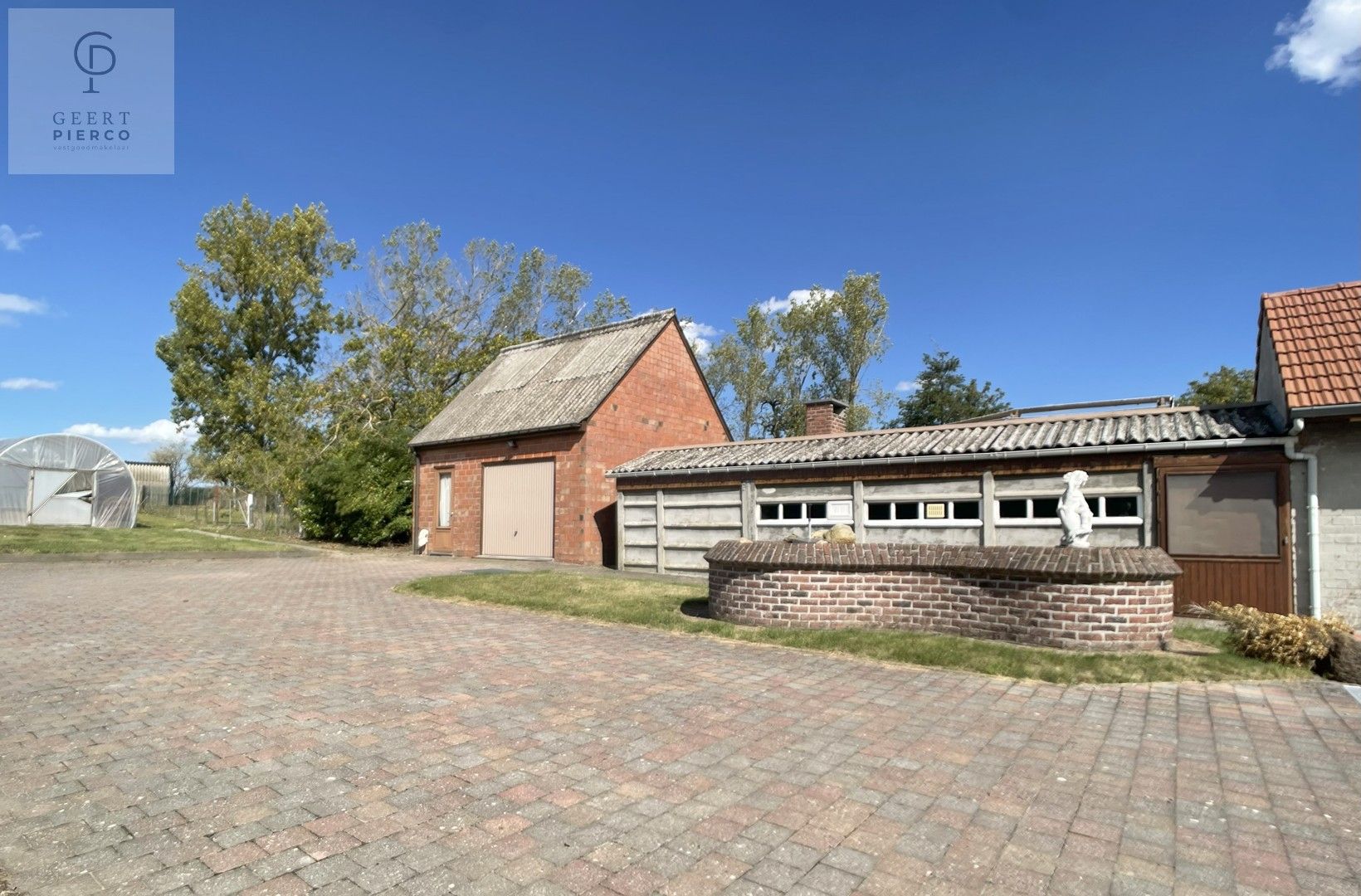 Op te frissen woning op ruim perceel midden in de natuur foto 23