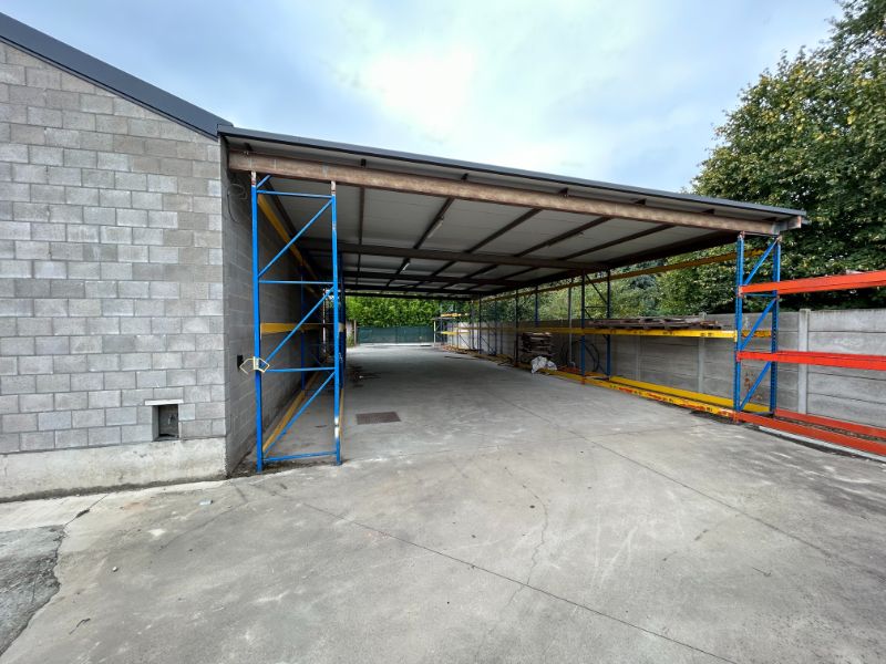 Goed gelegen magazijn met buitenopslag, overdekte opslagruimte en kantoor foto 4