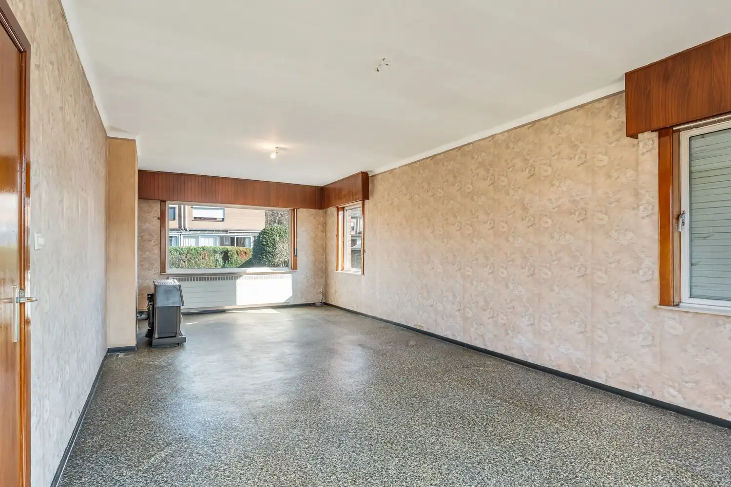 Goed gelegen en half open woning met 3 ruime slaapkamers, een extra leefruimte, een garage en een tuin te Kessel-Lo! foto 3