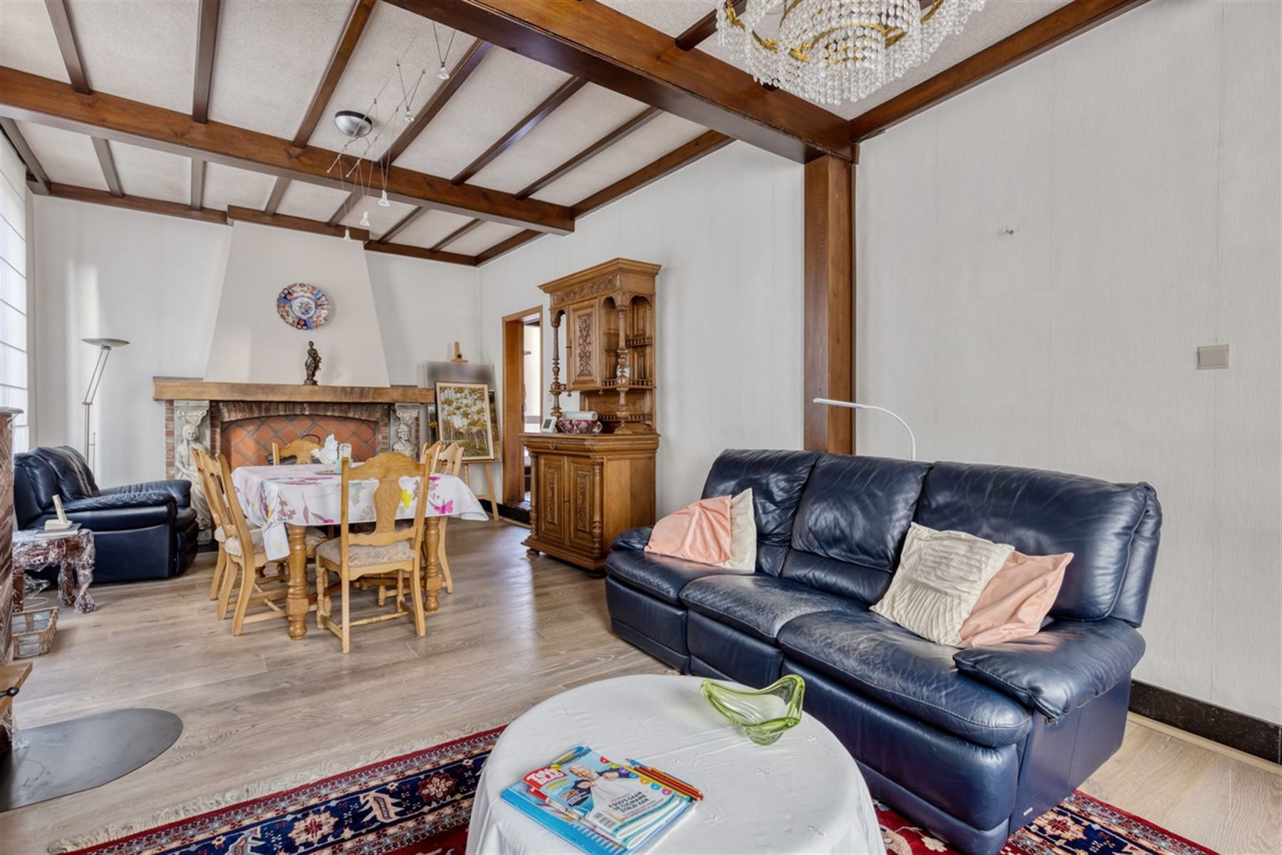 Halfopen bebouwing met 4 slaapkamers en garage foto 3