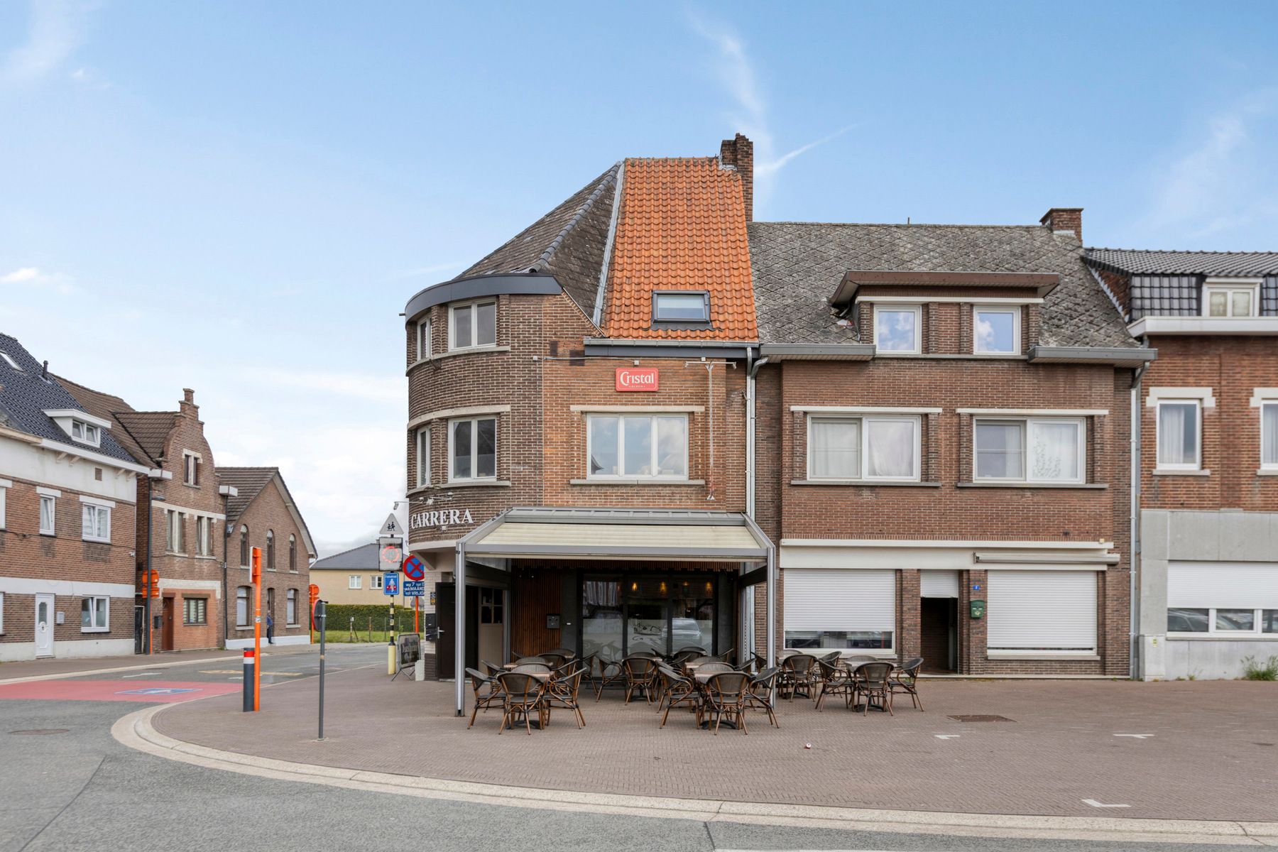 Taverne met appartement foto 2