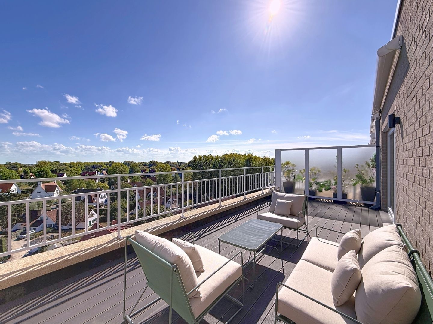 Stijlvol gerenoveerd penthouse met prachtig zicht over het hinterland foto 12