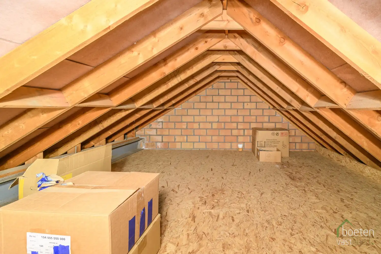 IZENBERGE: Recente rijwoning met alle comfort, 3 slaapkamers, gezellig tuintje en garage op 151m² grondopp. (verhuurd) foto 15