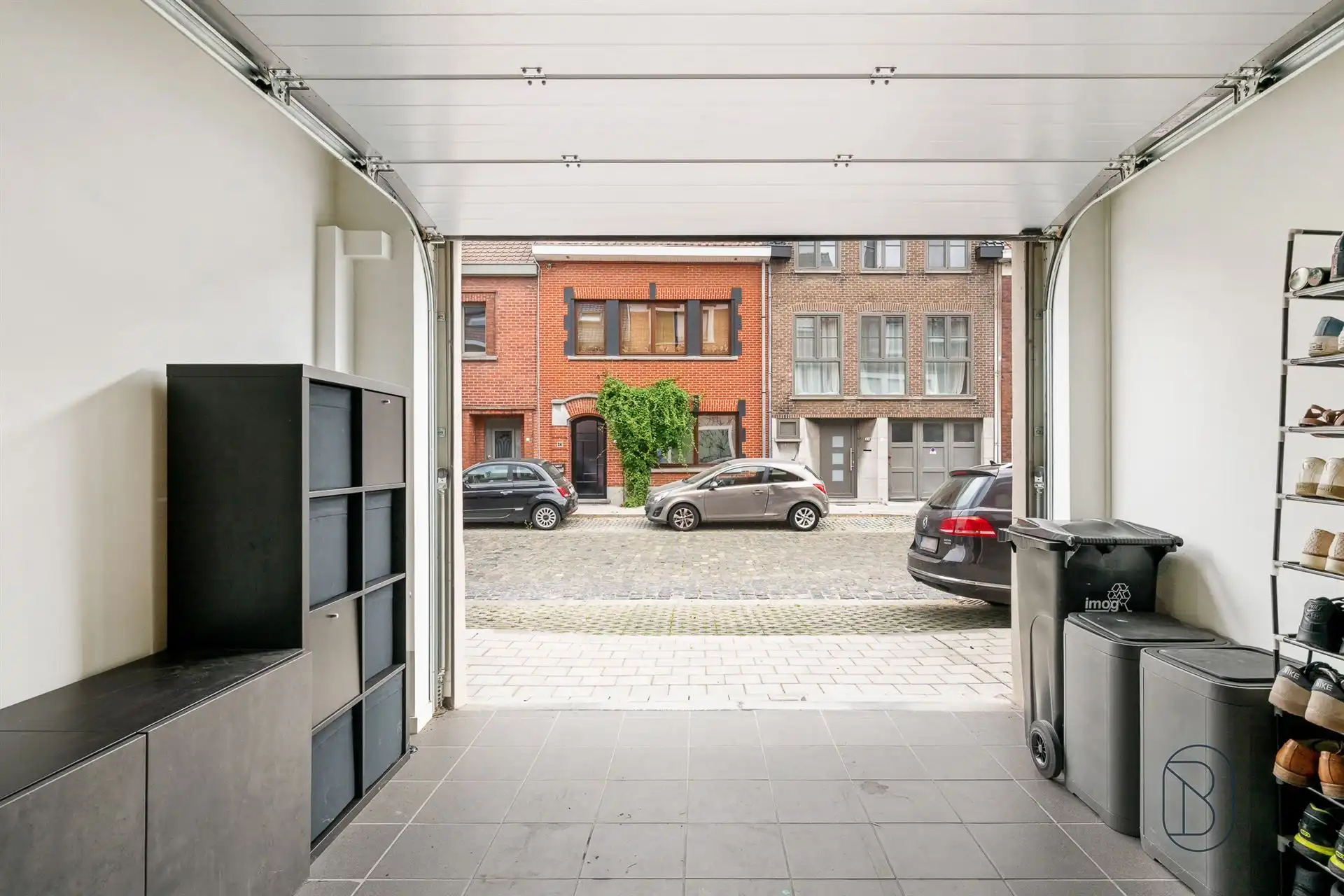 Recent gerenoveerde woning met 3 slk en leuke tuin! foto 17