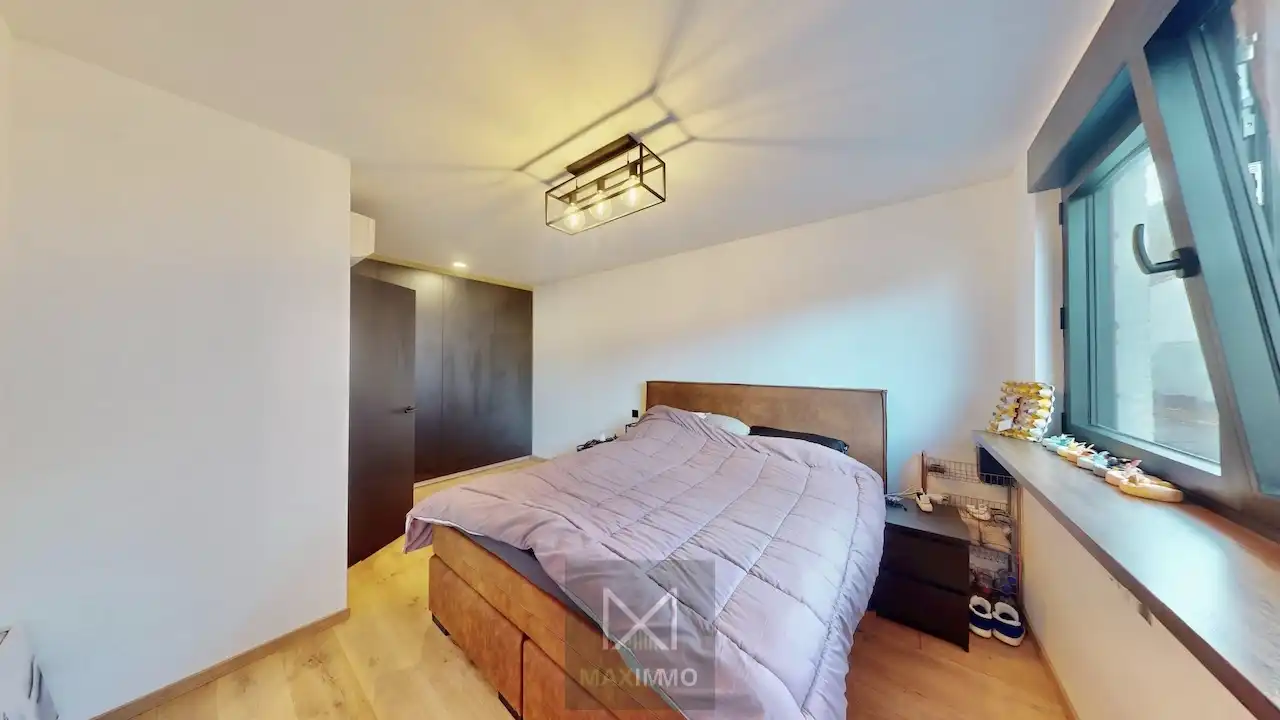 Gelijkvloerse bungalow met loods van 180 m² in het centrum van Marke foto 11