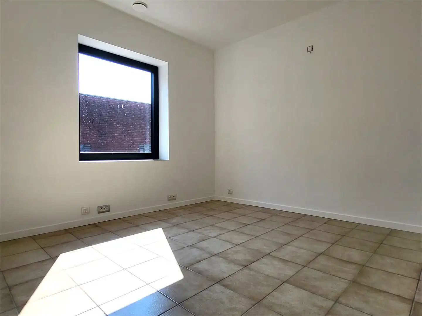 Prachtige moderne woning met bewoonbare oppervlakte van 166m² op 1209m² met zonnige tuin en garage. foto 24