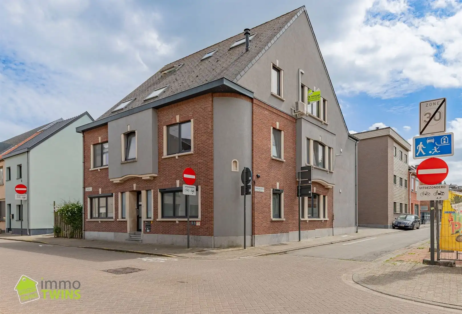 Ruim duplexappartement van 151 m² met 3 slaapkamers, terras en dubbele autostaanplaats foto 24