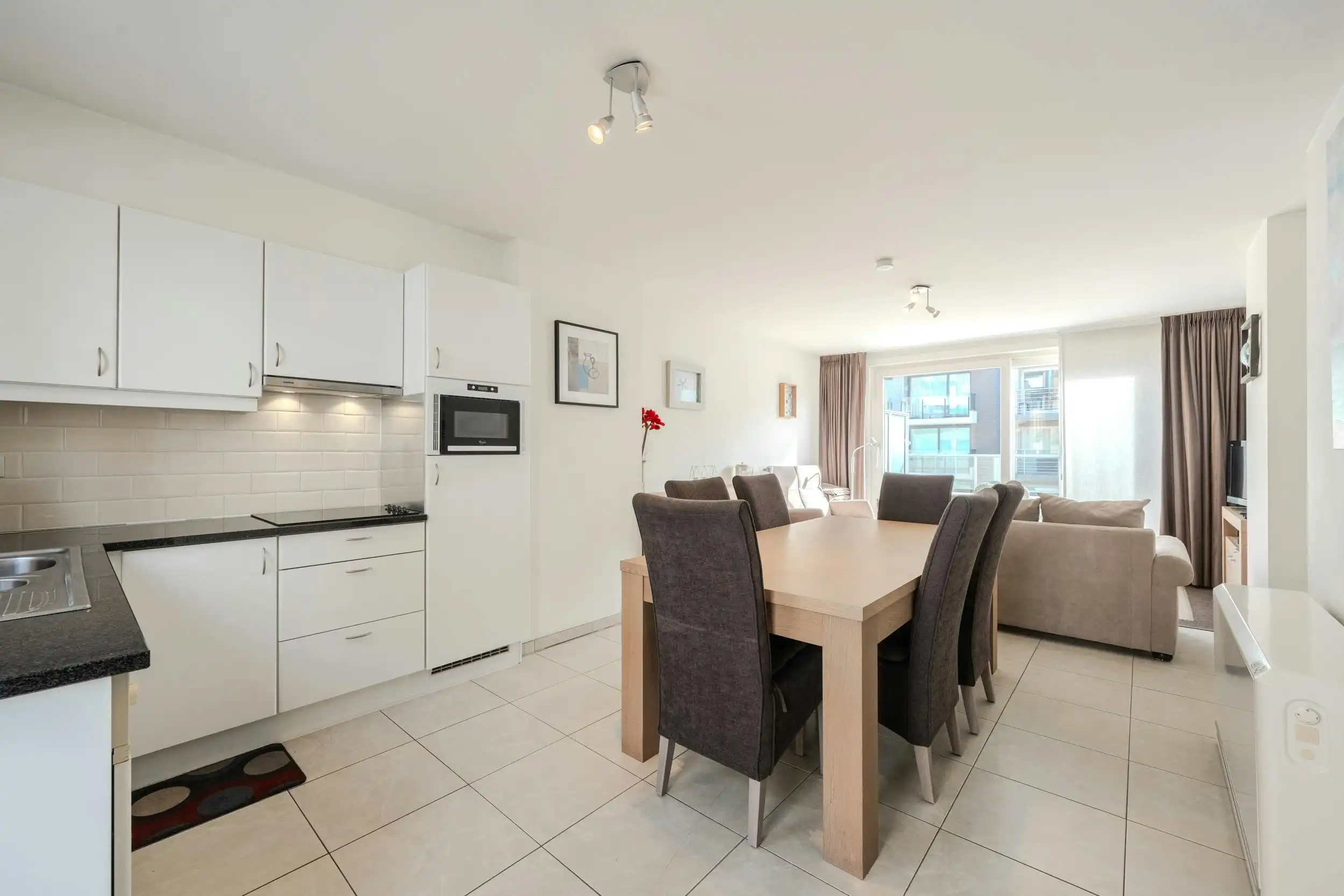 Lichtrijk duplexappartement met ruime terrassen! foto 8