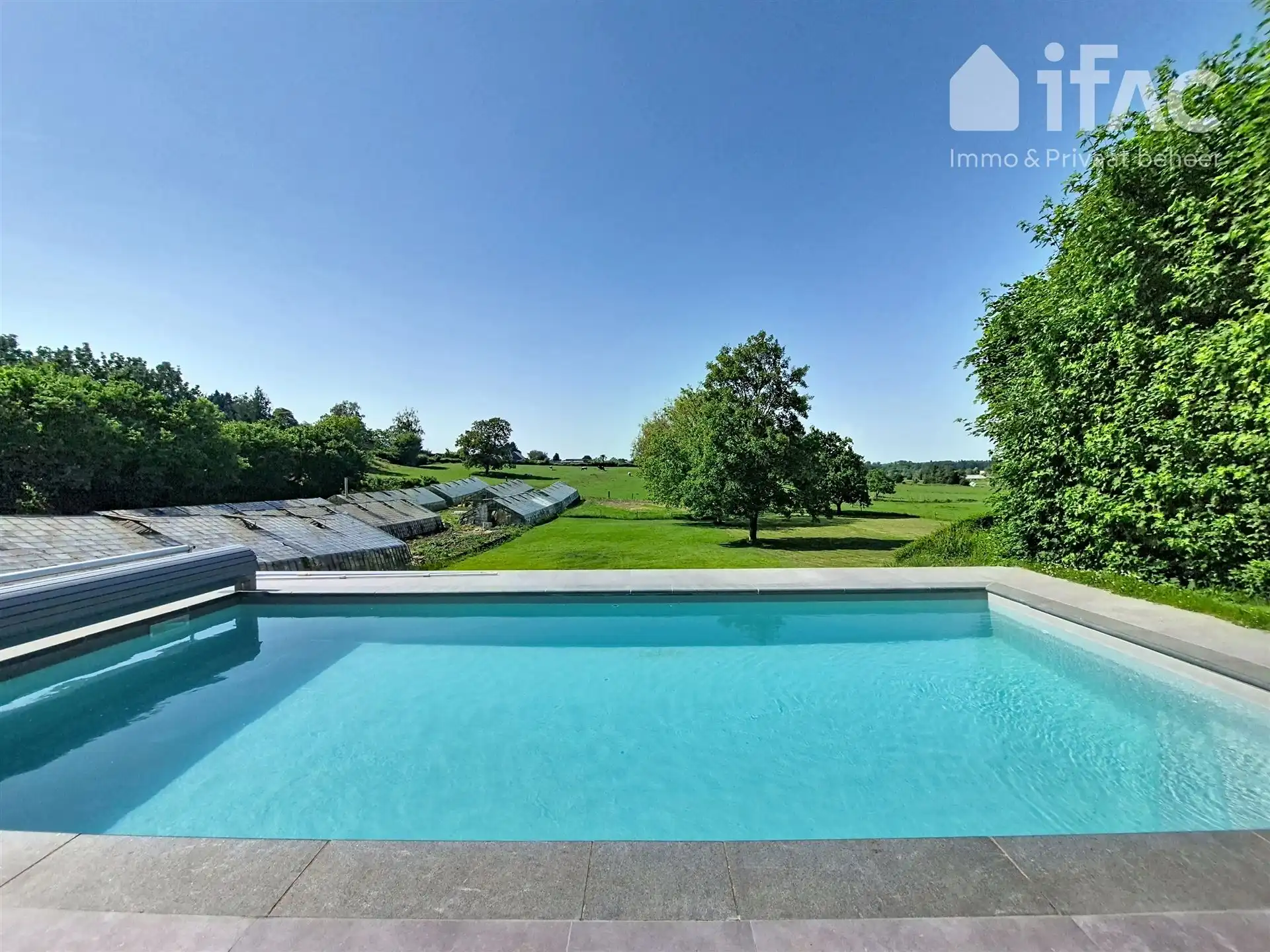 Unieke moderne split-levelvilla met zwembad op 17a83ca foto 16