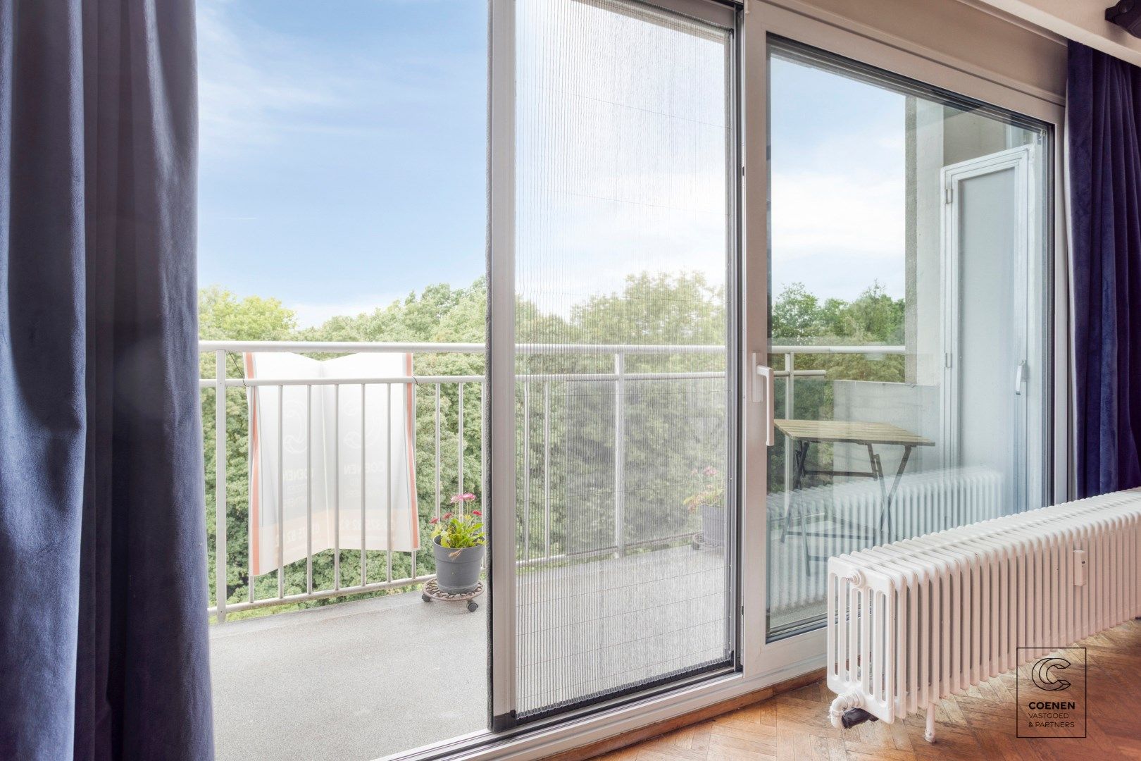 Ruim gerenoveerd appartement van 97 m² met twee slaapkamers te Merksem! foto 9