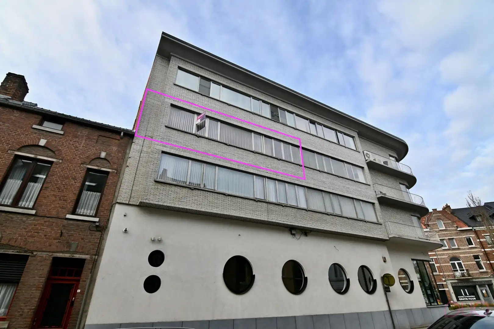 Instapklaar appartement met terras in hartje Sint-Truiden foto 3