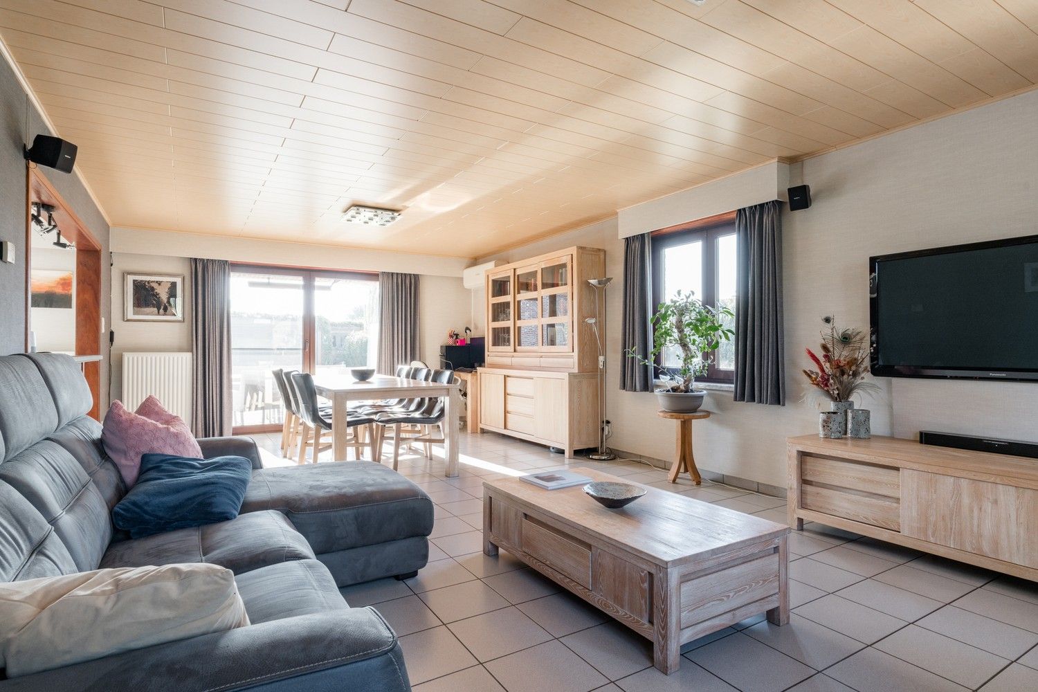 Vrijstaande woning met ruime garage en tuin, rustig gelegen nabij natuurgebied en Nederlandse grens foto 7